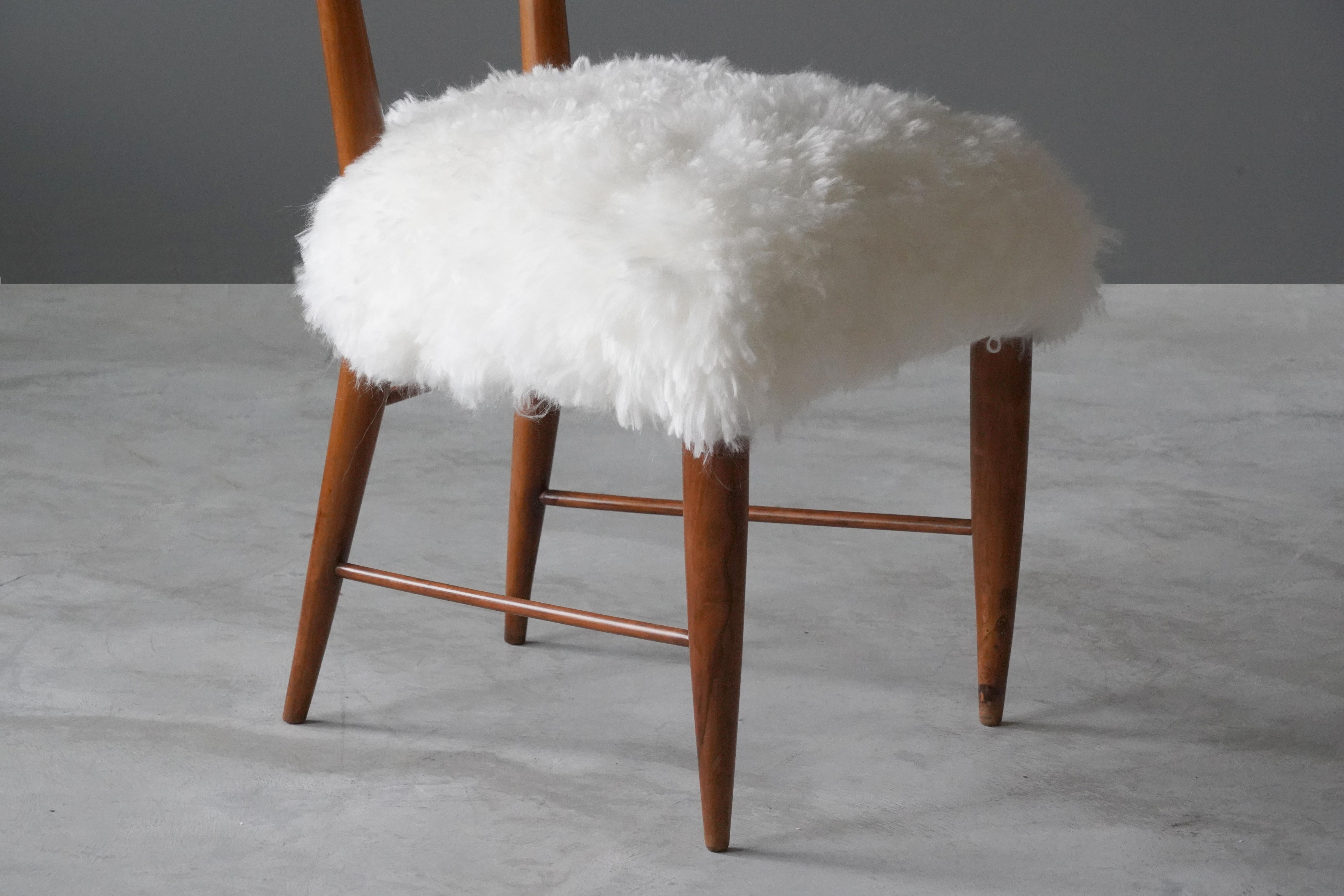Gio Ponti, Side Chair, Stained Wood, Sheepskin, Giordano Chiesa, Italy, 1947 In Good Condition In High Point, NC