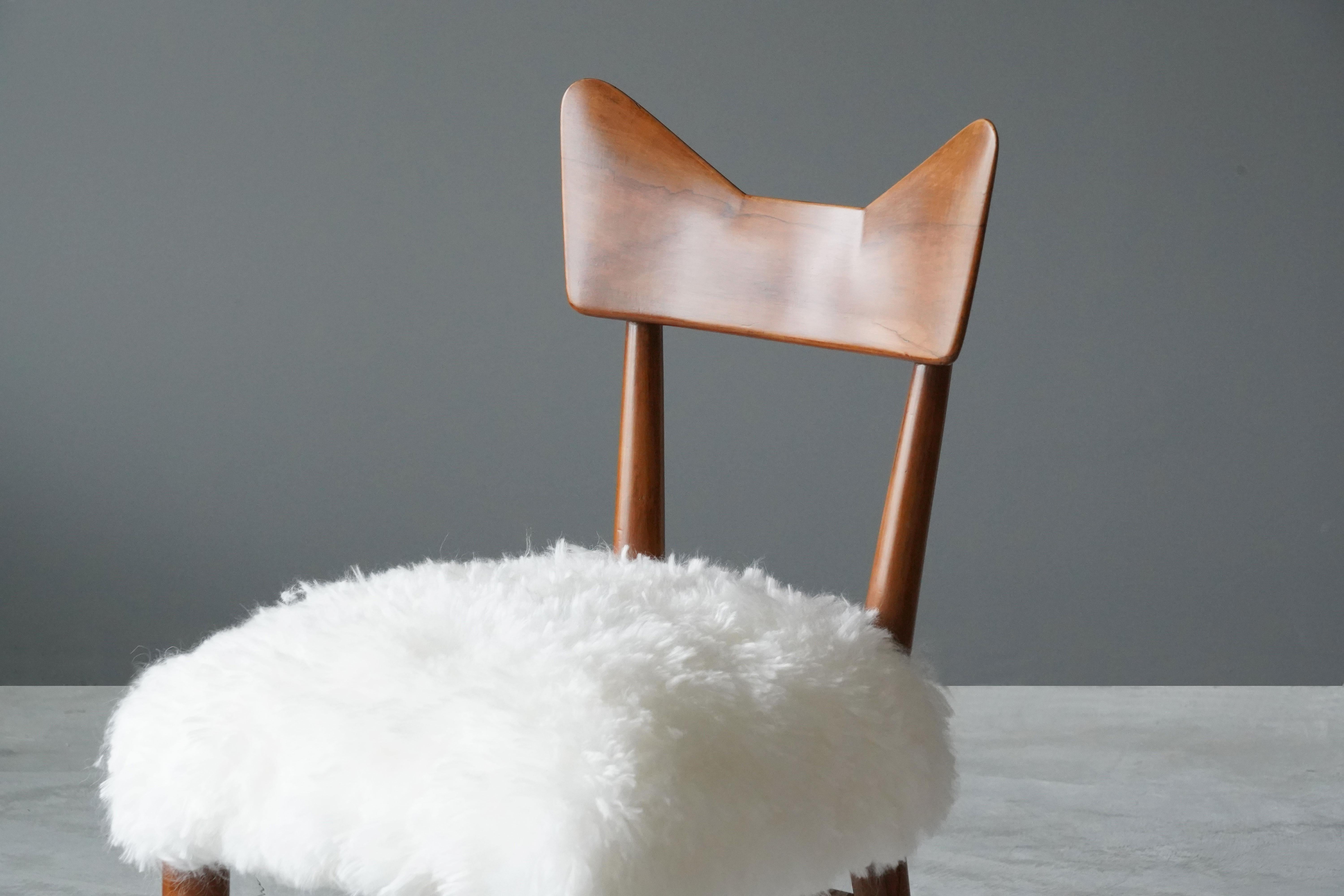 Mid-20th Century Gio Ponti, Side Chair, Stained Wood, Sheepskin, Giordano Chiesa, Italy, 1947