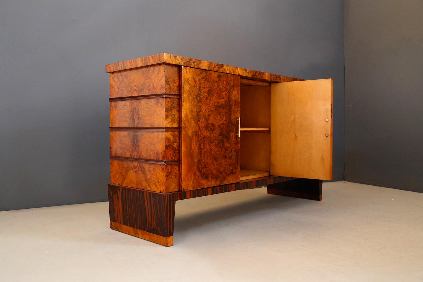Gio Ponti Sideboard Midcentury in Walnut Briar and Brass Attributed, 1950s In Good Condition In Milano, IT