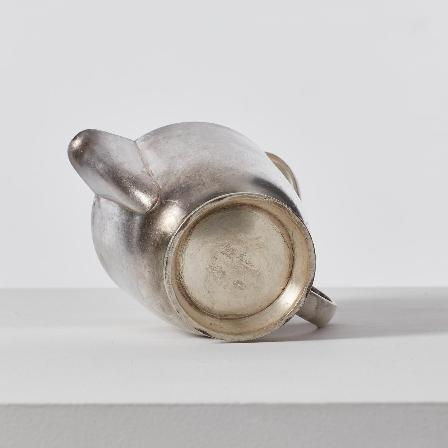 Gio Ponti silver-plated teapot for Fratelli - Italy, 1950s In Good Condition For Sale In London, GB