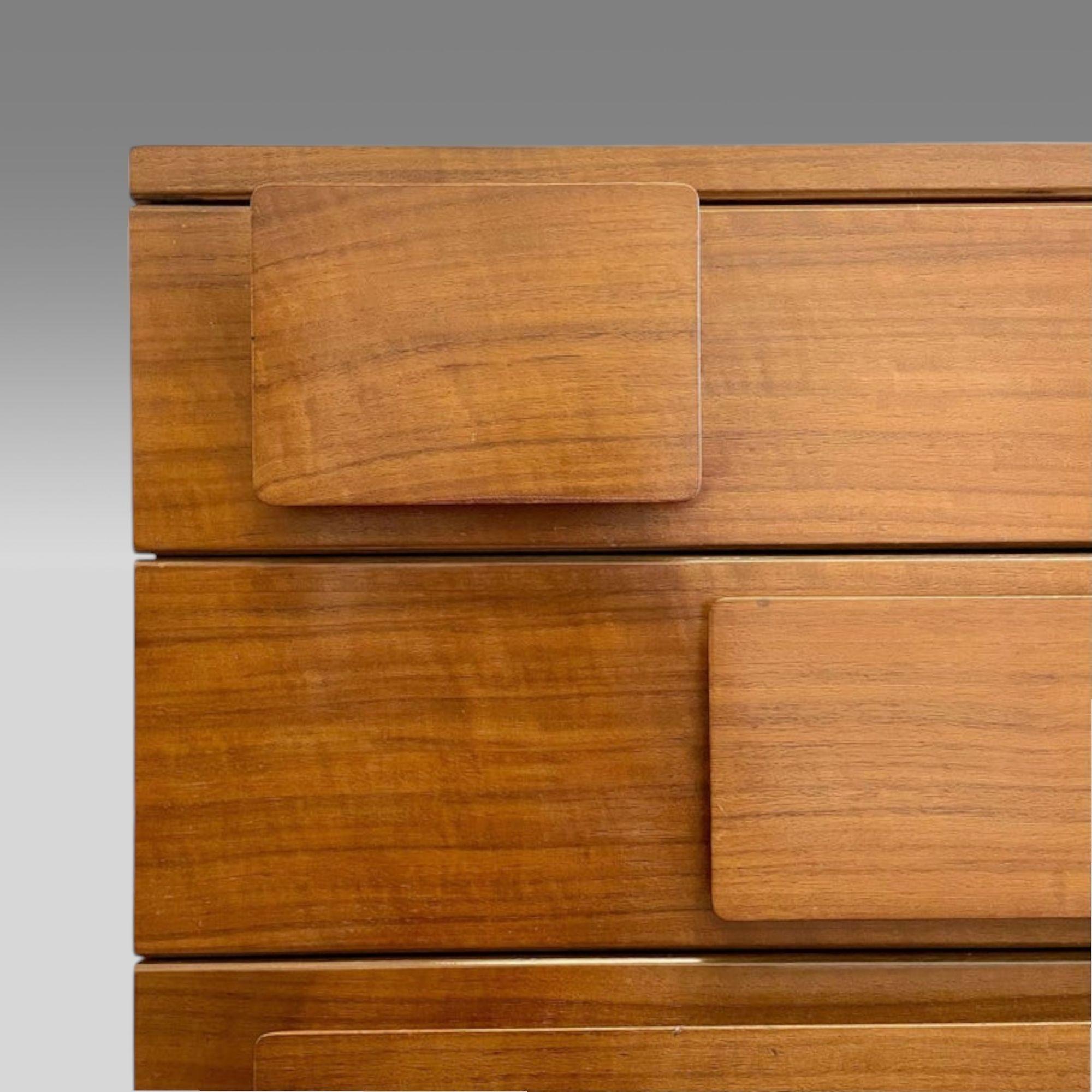 Mid-20th Century Gio Ponti, Singer & Sons, Italian Mid-Century Modern, Sculptural Dresser, Walnut For Sale