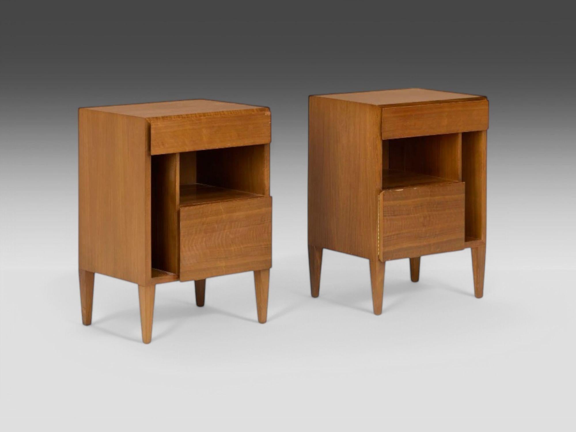 Gio Ponti, Singer & Sons, Mid-Century Modern, Walnut, Rare Sculptural Nightstands or End Tables, Italy/USA c. 1955

A rare and hard to find pair of mid-century modern bedside stands or end tables by the iconic Italian designer, Gio Ponti for Singer