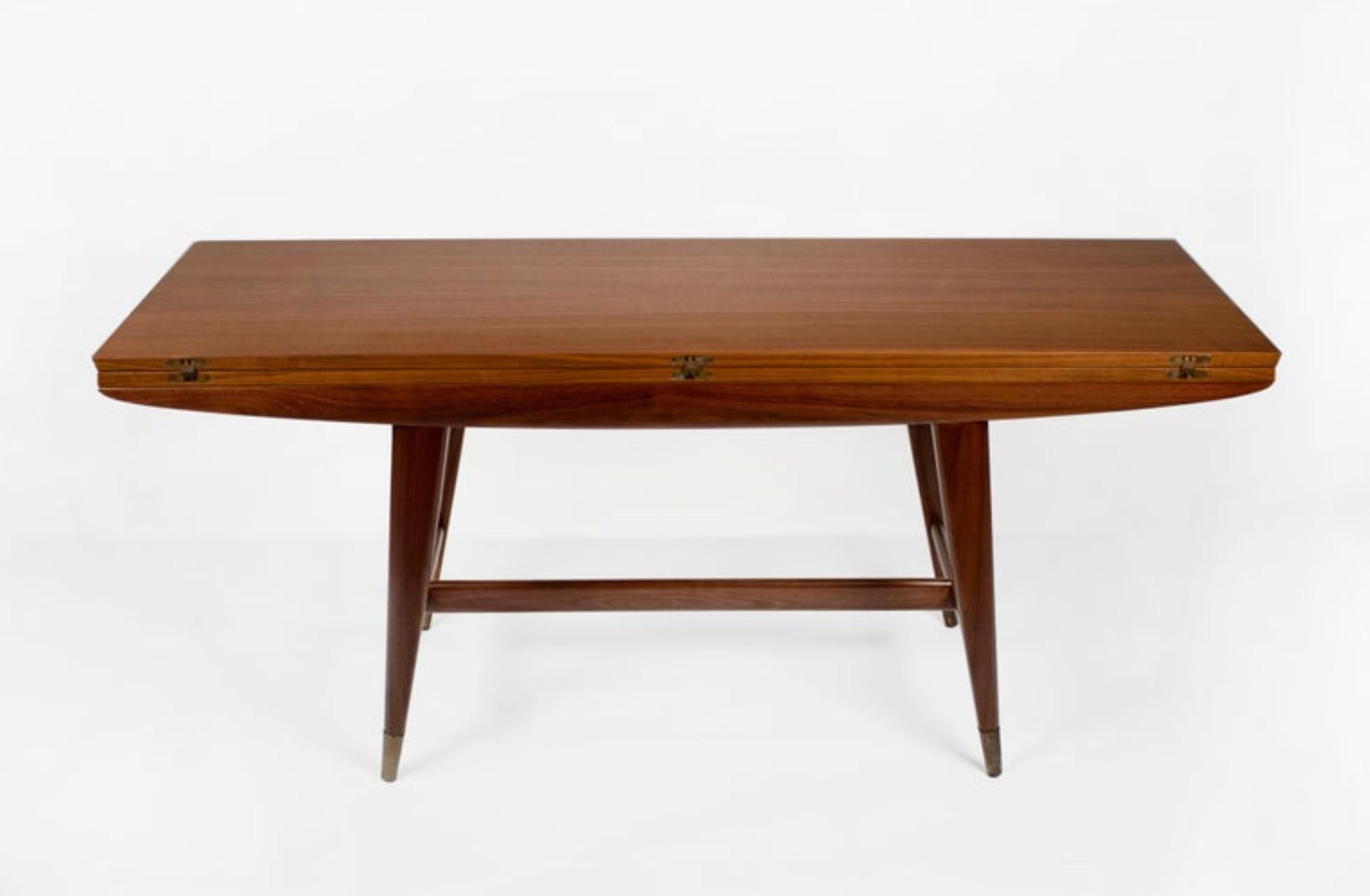 italien Gio Ponti Singer & Sons Model 2134 Table console de salle à manger à plateau rabattable en noyer et laiton en vente