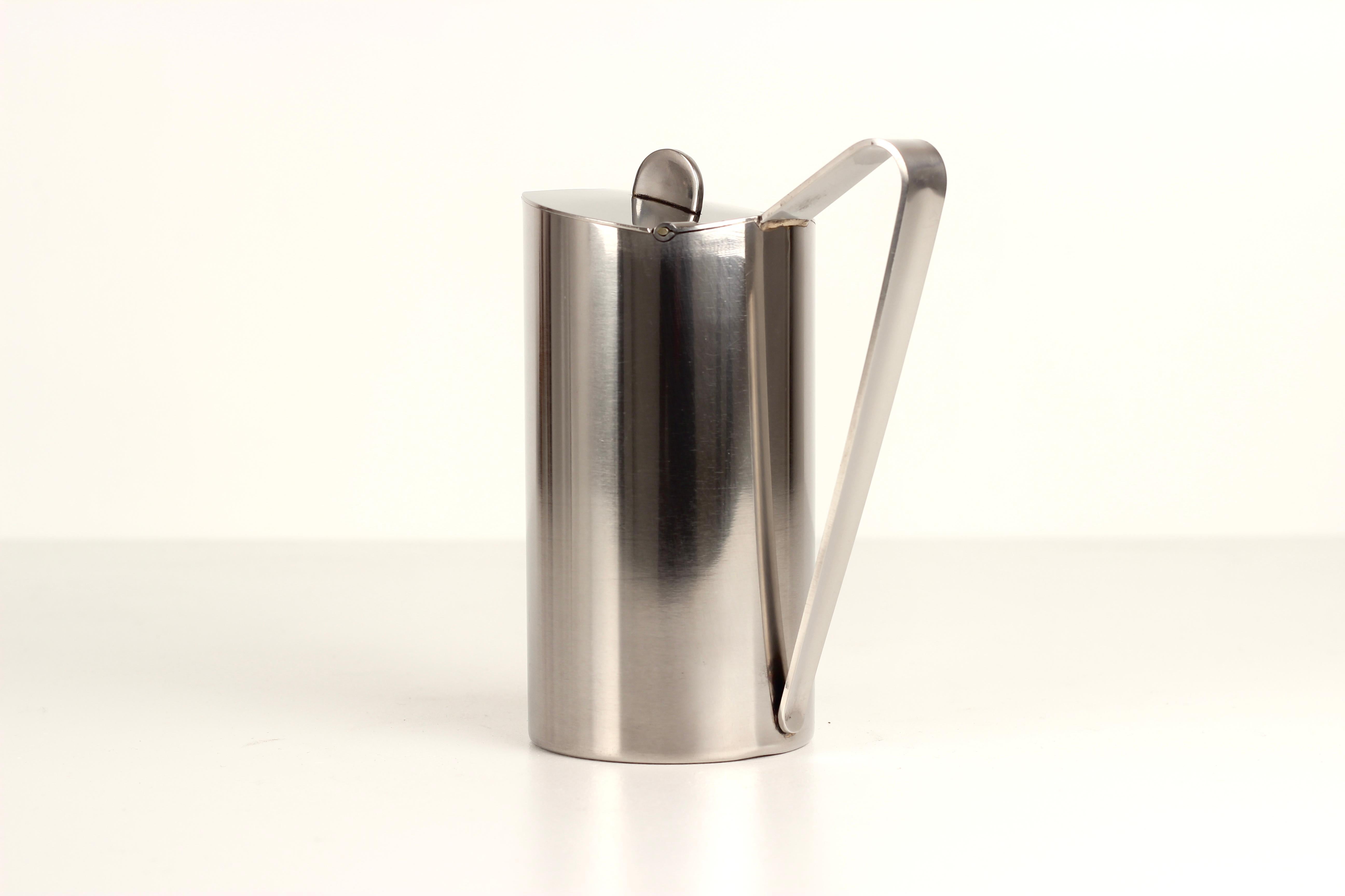 Mid-Century moderno Caffettiera o caraffa in acciaio inossidabile Gio Ponti, prodotta in Italia da Fratelli Calderoni