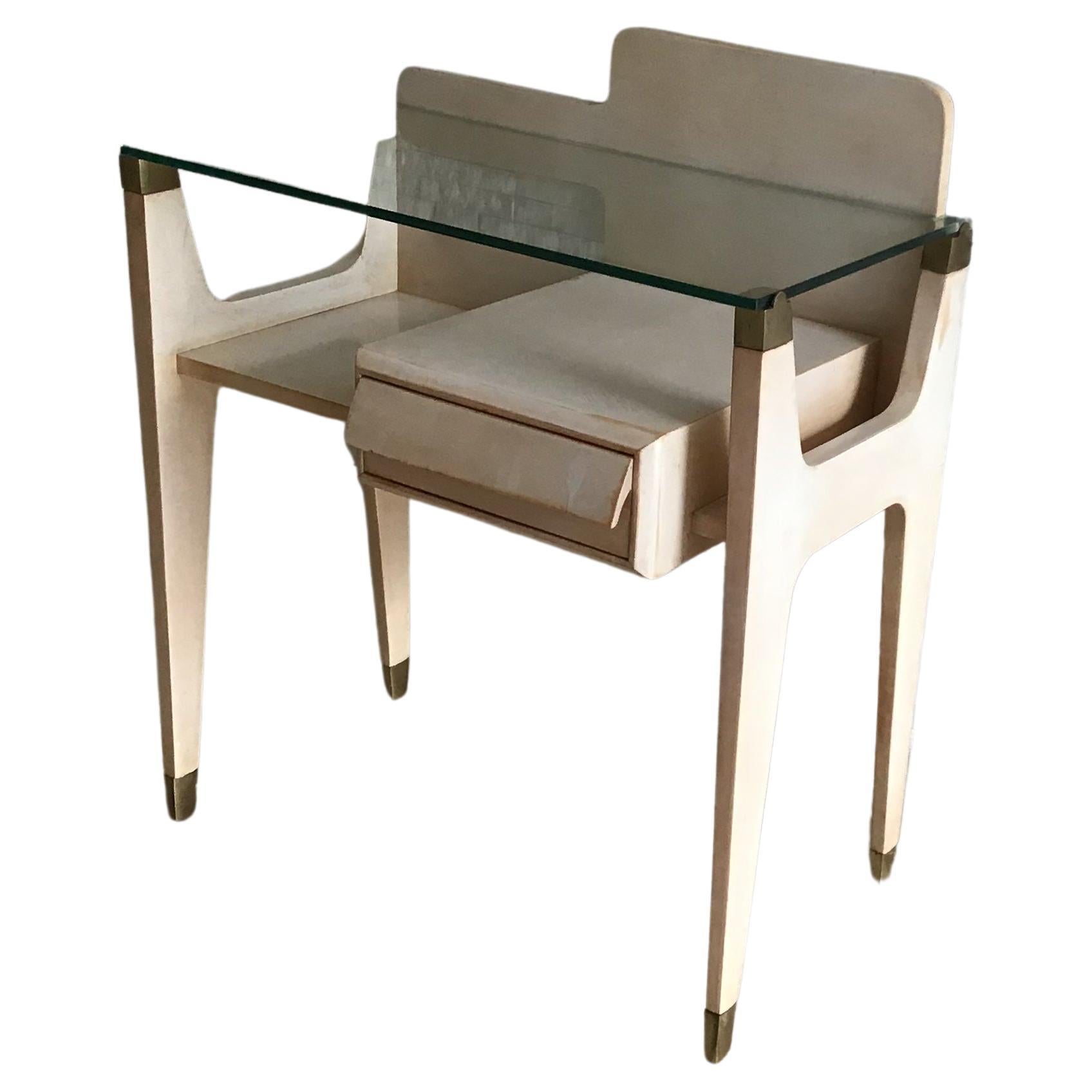 Gio’ Ponti “ Stile “ Bedside Tables Brass Wood Glass 1950 Italy  For Sale