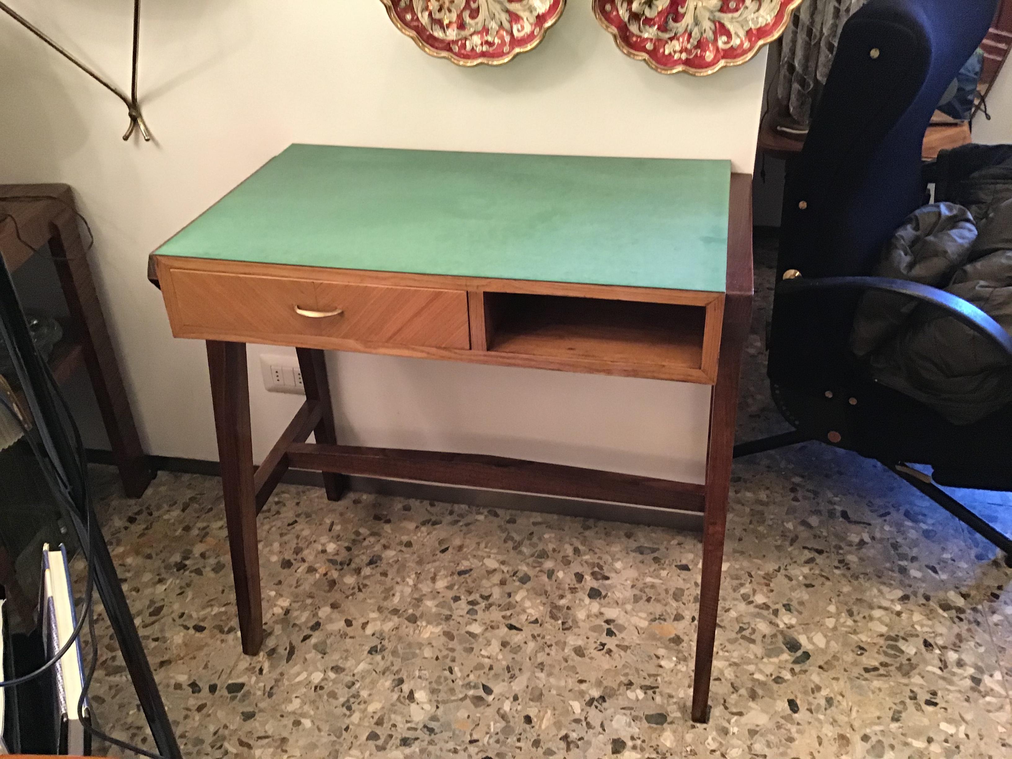 Gio Ponti “Stile” Desk Wood Brass, 1950, Italy For Sale 4