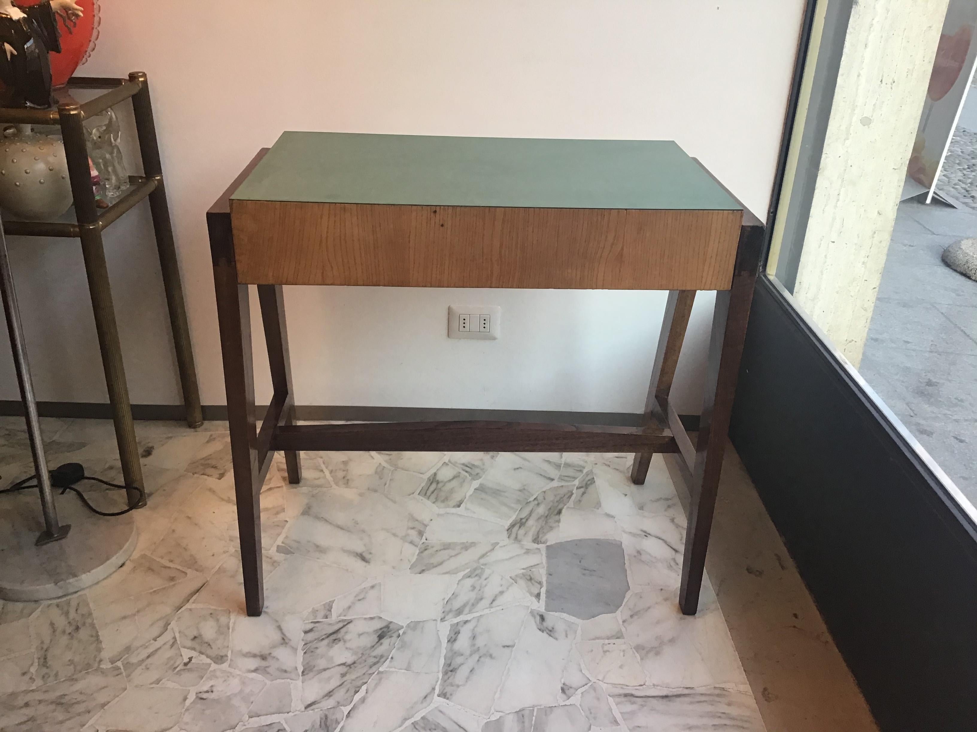 Gio Ponti “Stile” Desk Wood Brass, 1950, Italy In Good Condition For Sale In Milano, IT