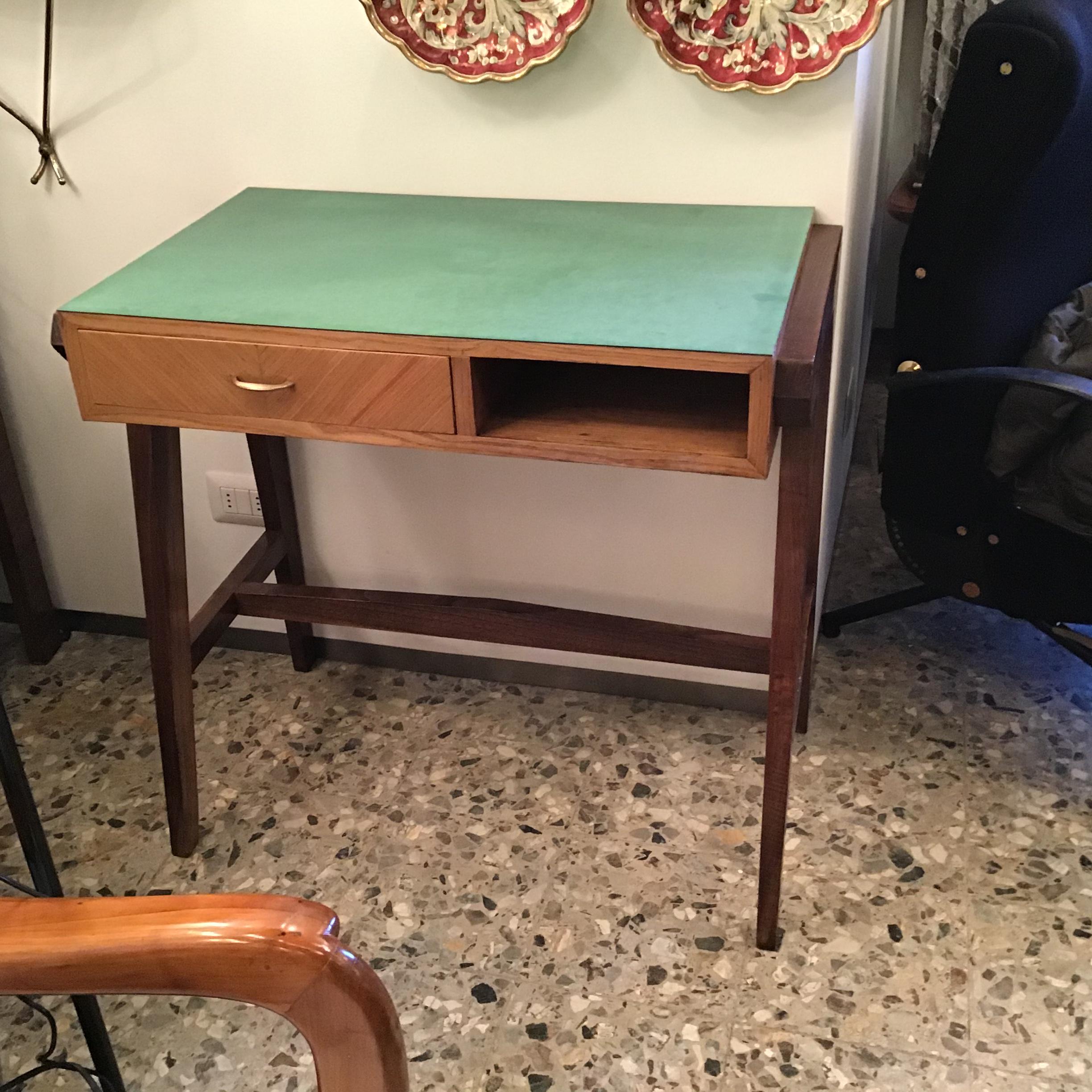 Gio Ponti “Stile” Desk Wood Brass, 1950, Italy For Sale 2