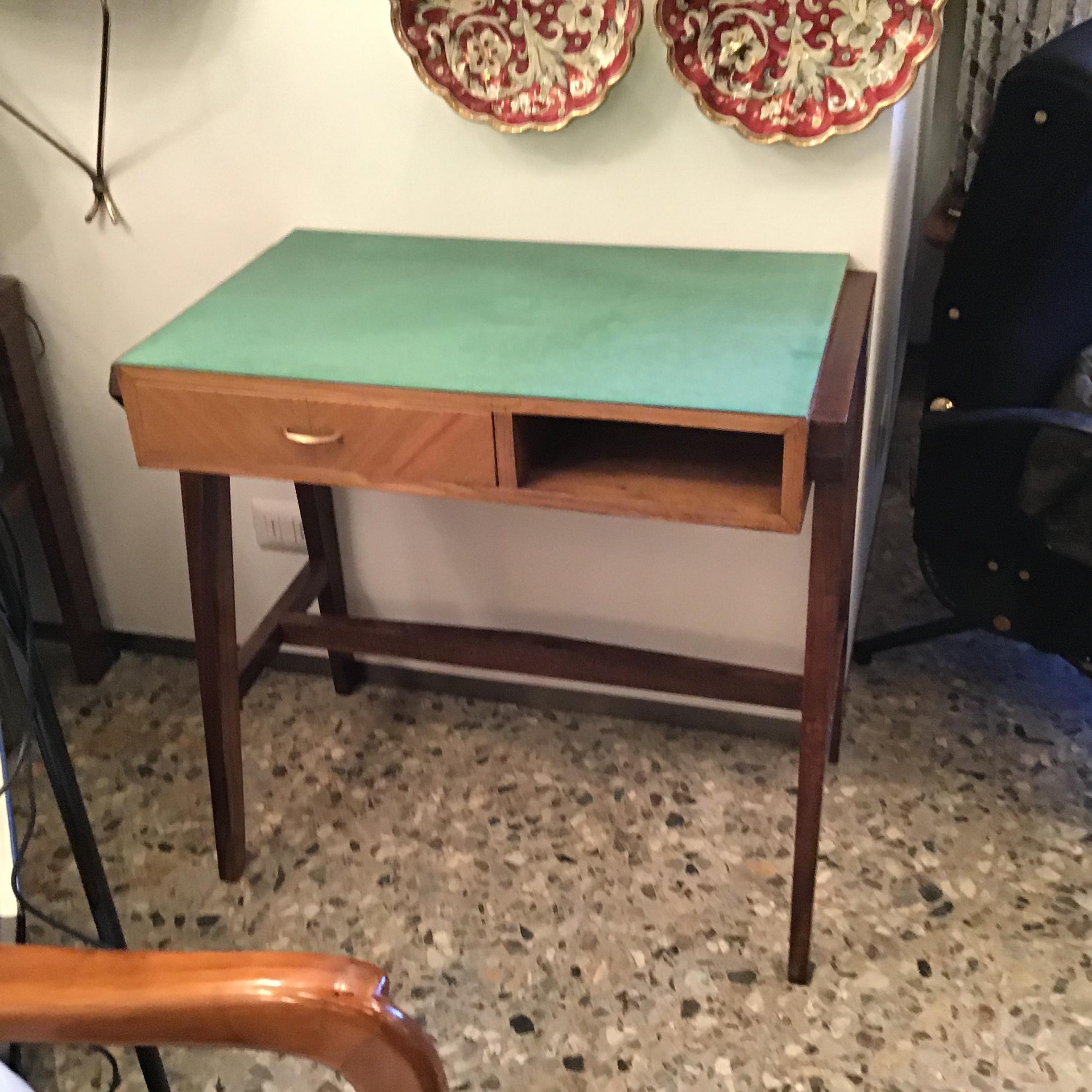 Gio Ponti “Stile” Desk Wood Brass, 1950, Italy For Sale 3