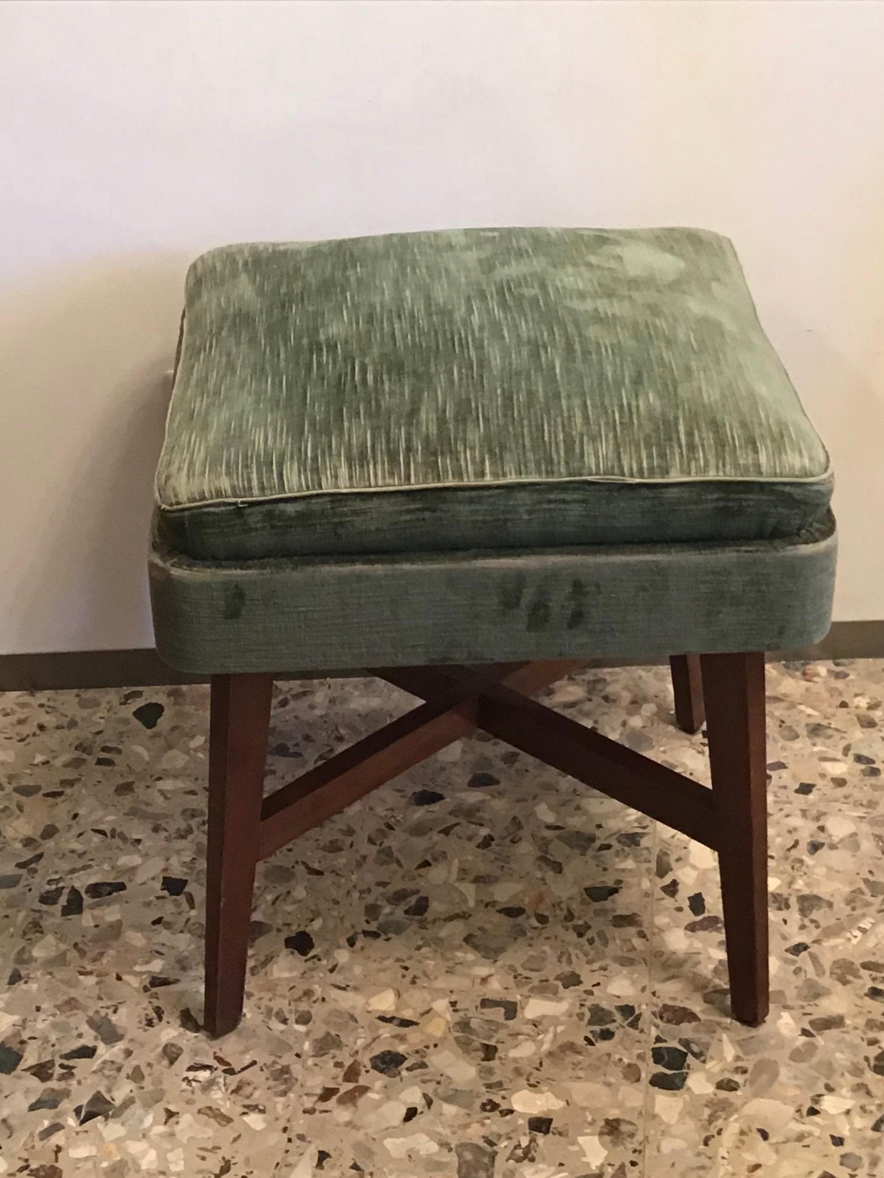 Mid-20th Century Gio Ponti “Stile” Pair of Benches /Stools Wood Seat Wood Velvet, 1950, Italy For Sale