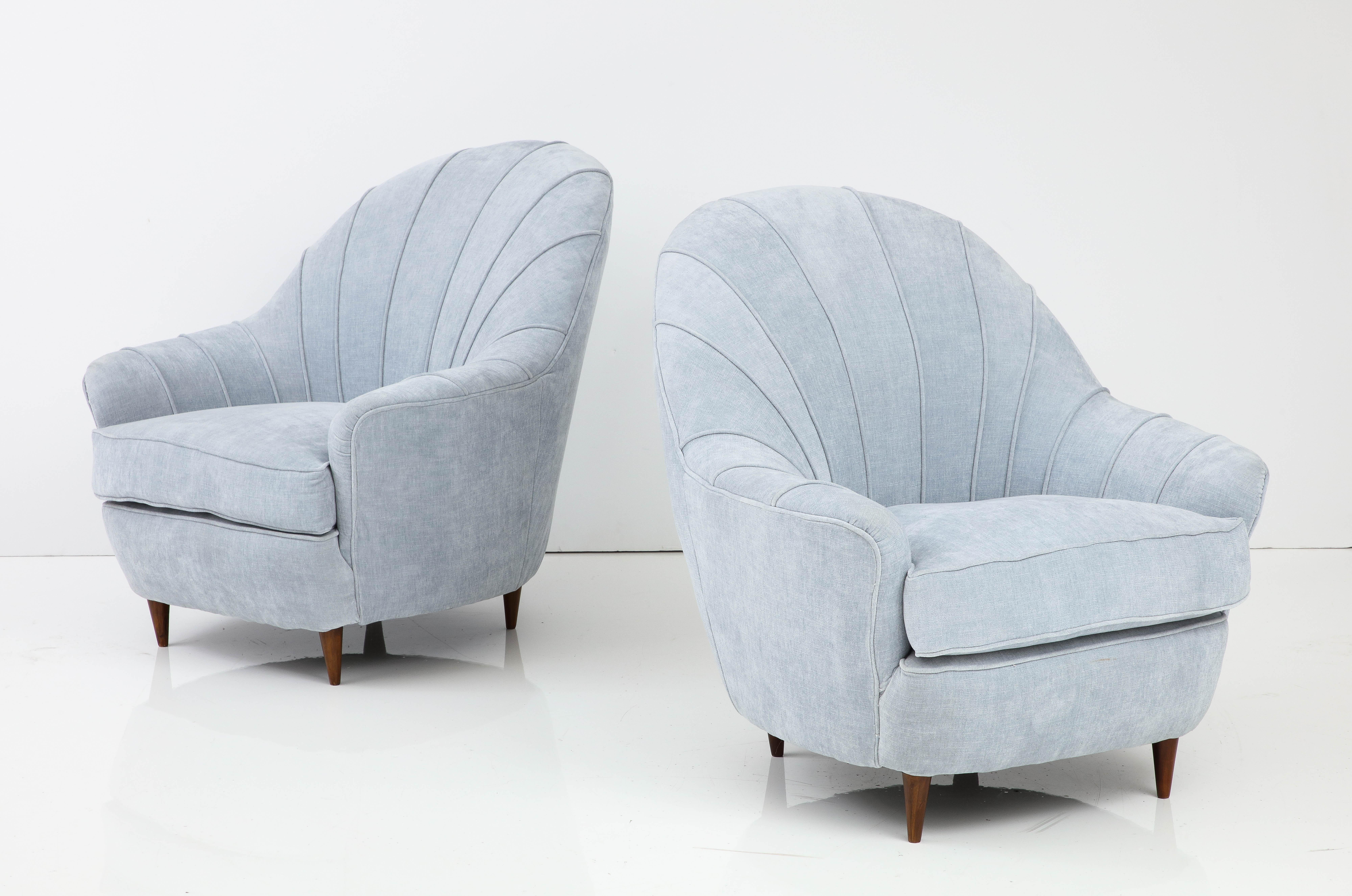 Mid-20th Century Gio Ponti Style 1950's Italian Lounge Chairs For Sale