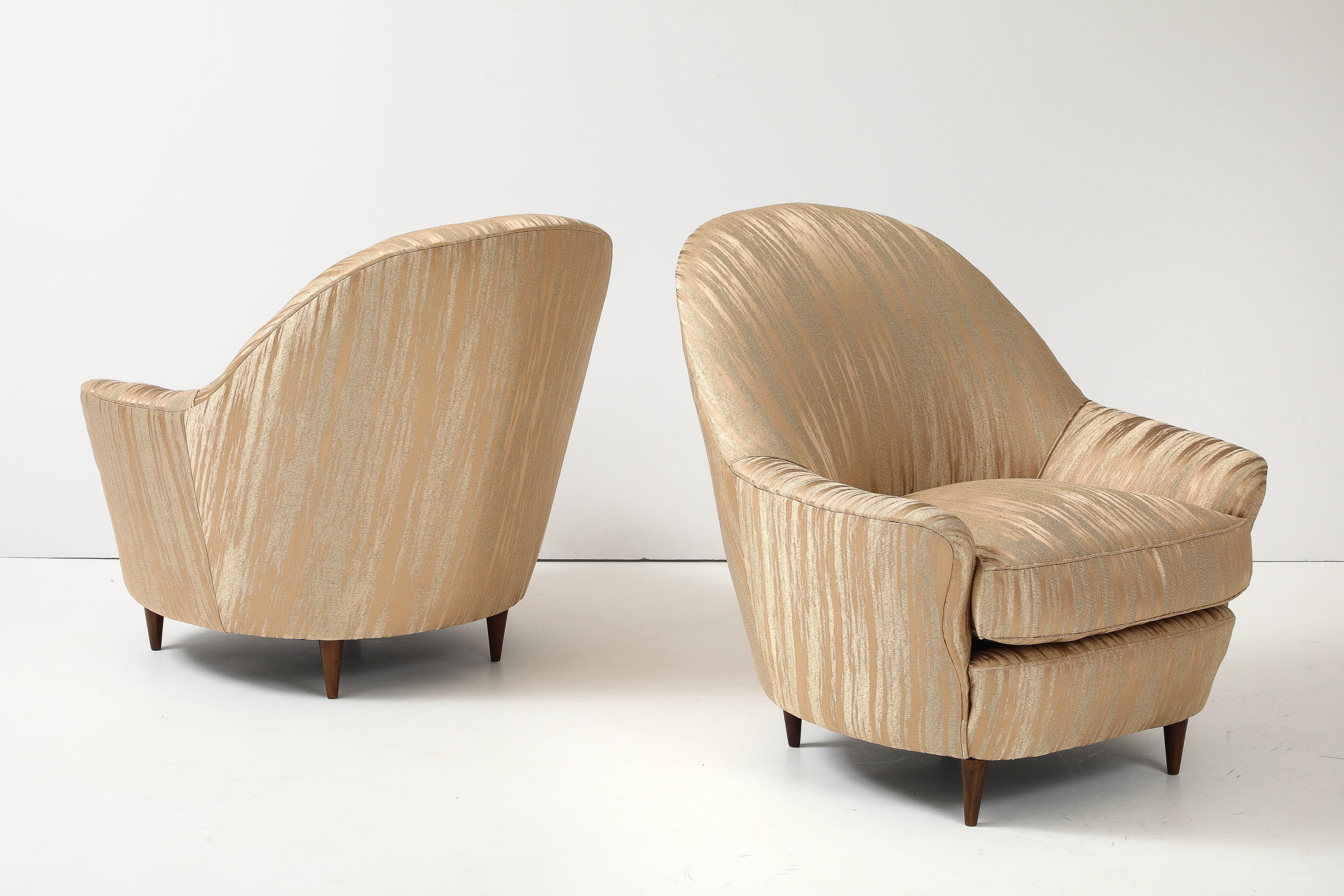 Gio Ponti Style 1950's Italian Lounge Chairs For Sale 3