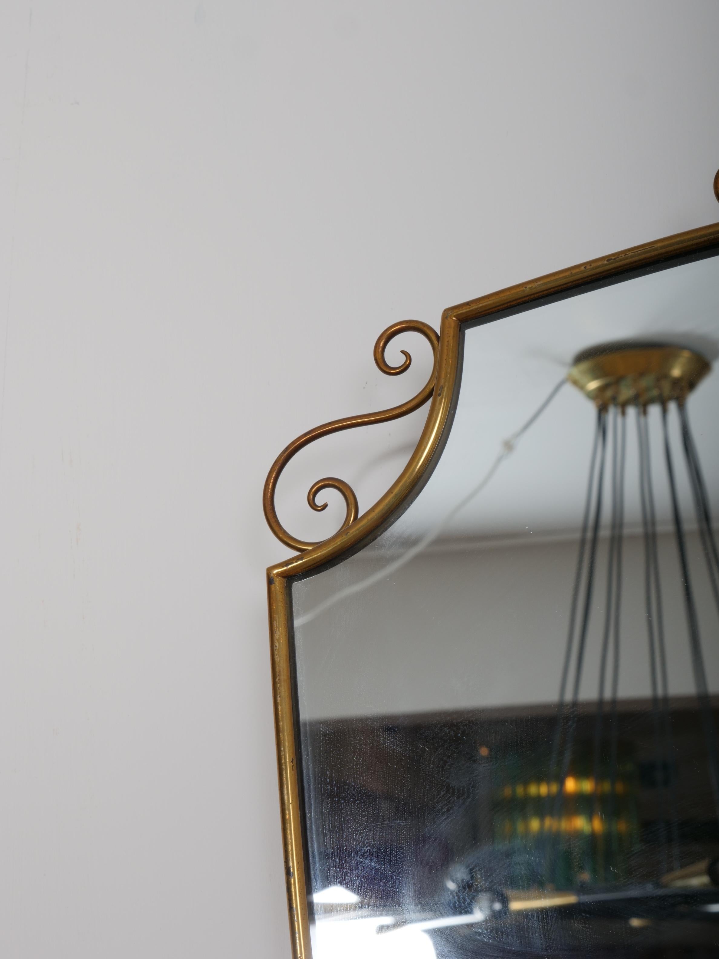 Miroir à cadre en laiton de style Gio Ponti. Italie c1950 Bon état - En vente à London, GB
