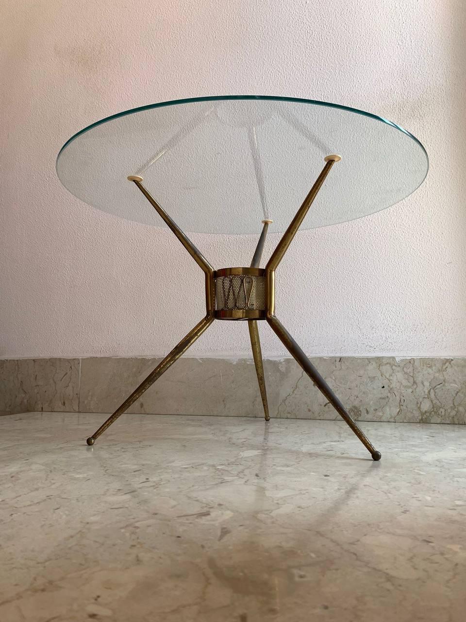 20th Century Gio Ponti style, coffe table in brass ''tripod'' 1950s For Sale