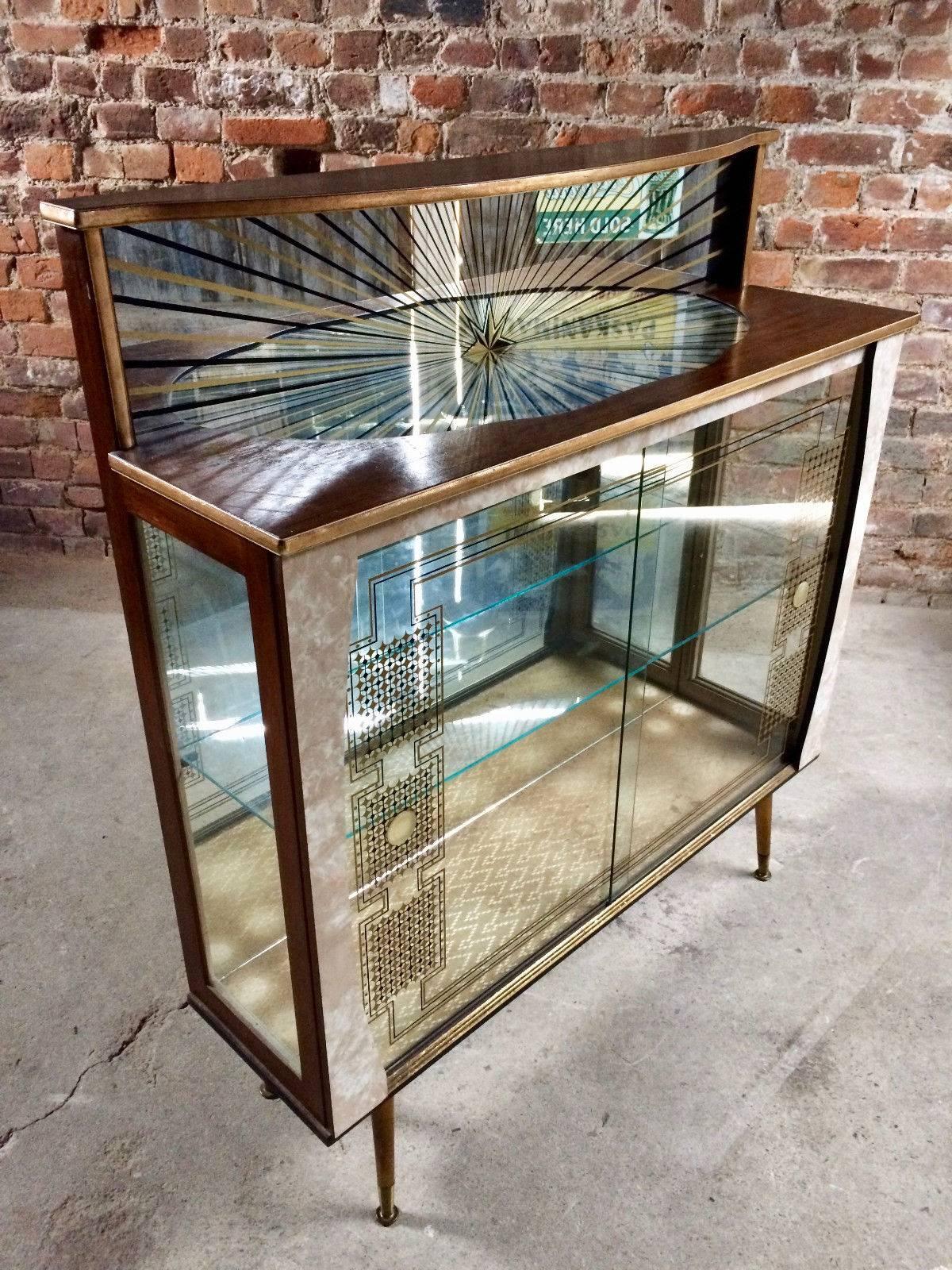 Mid-Century Modern Gio Ponti Style Display Cabinet Drinks Cupboard Bar Italian, 1950s