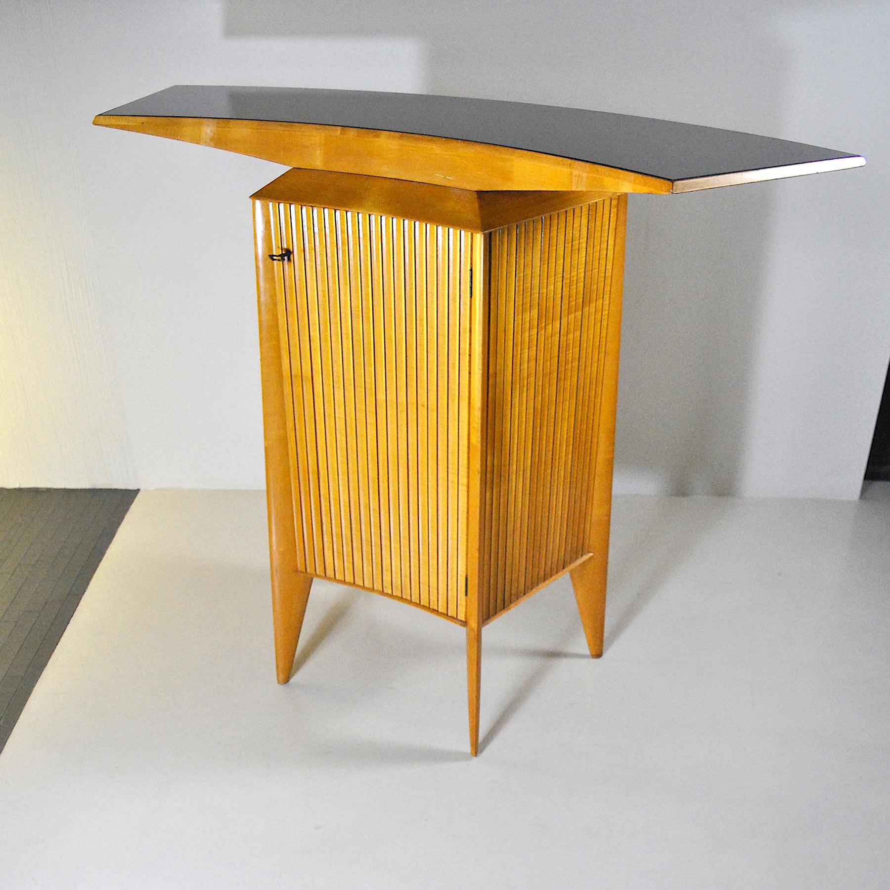 Gio Ponti Style Italian Cabinet Bar from the 1950s 5
