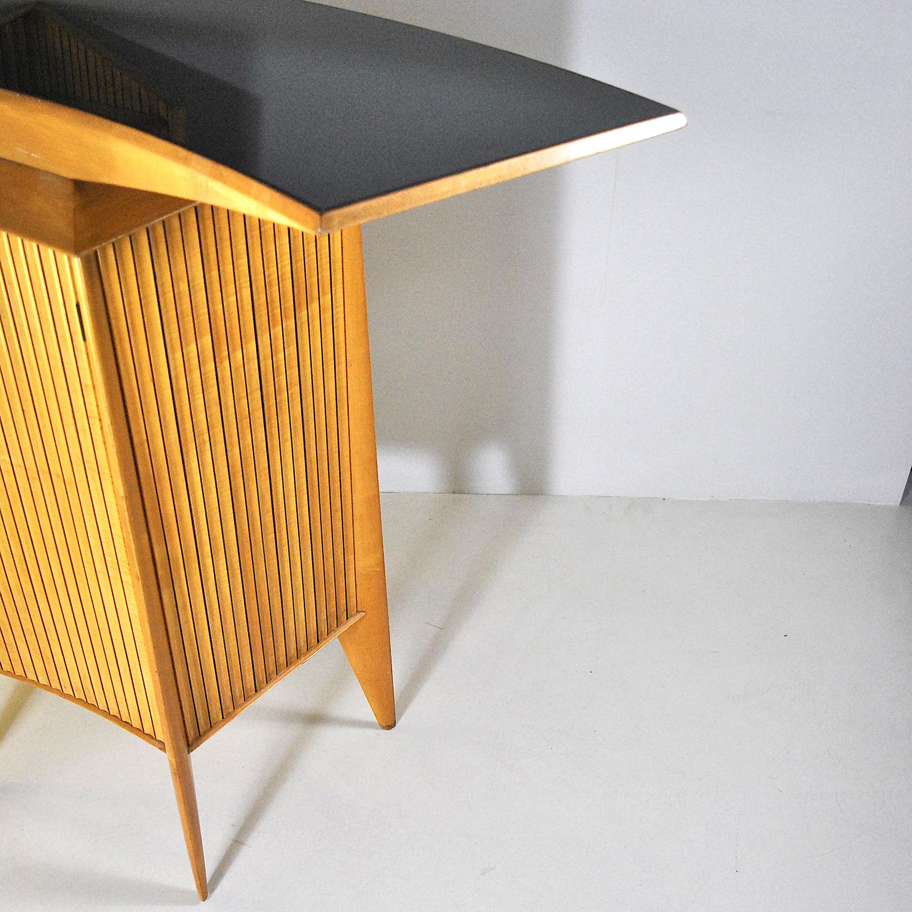 Gio Ponti Style Italian Cabinet Bar from the 1950s 10