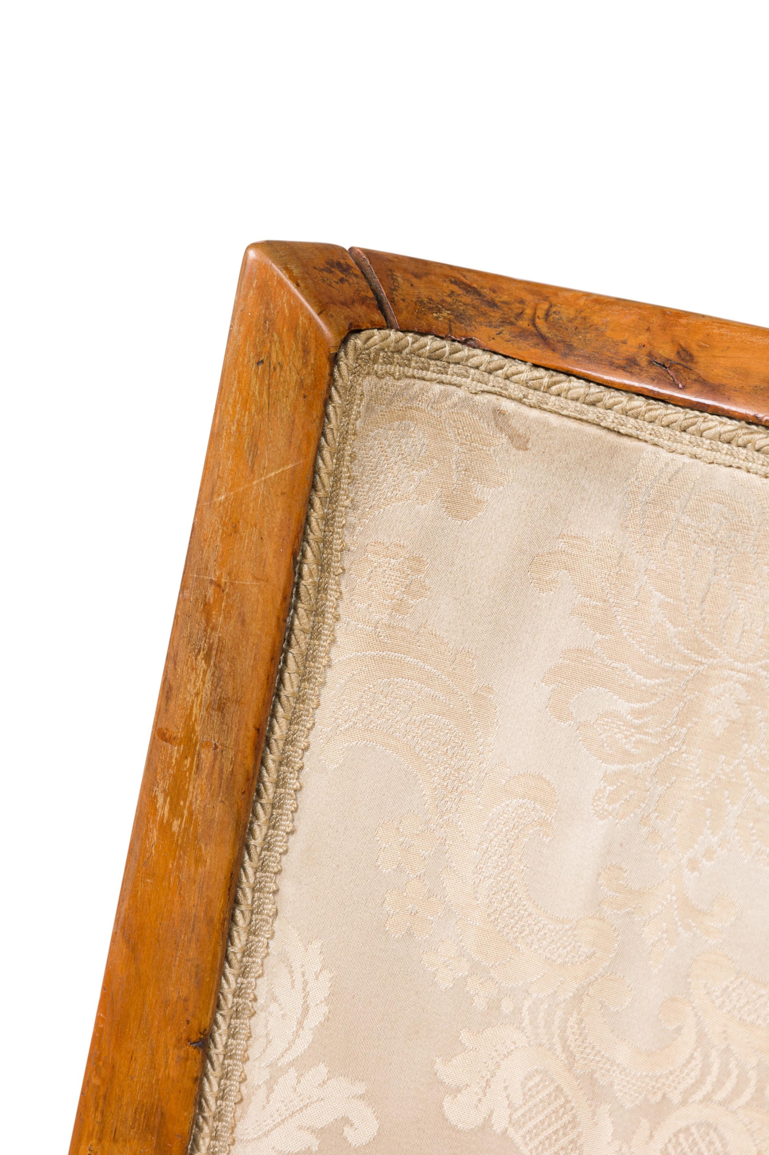 Gio Ponti Style Italian Mid-Century Walnut and Damask Curved Back Armchair (20. Jahrhundert) im Angebot