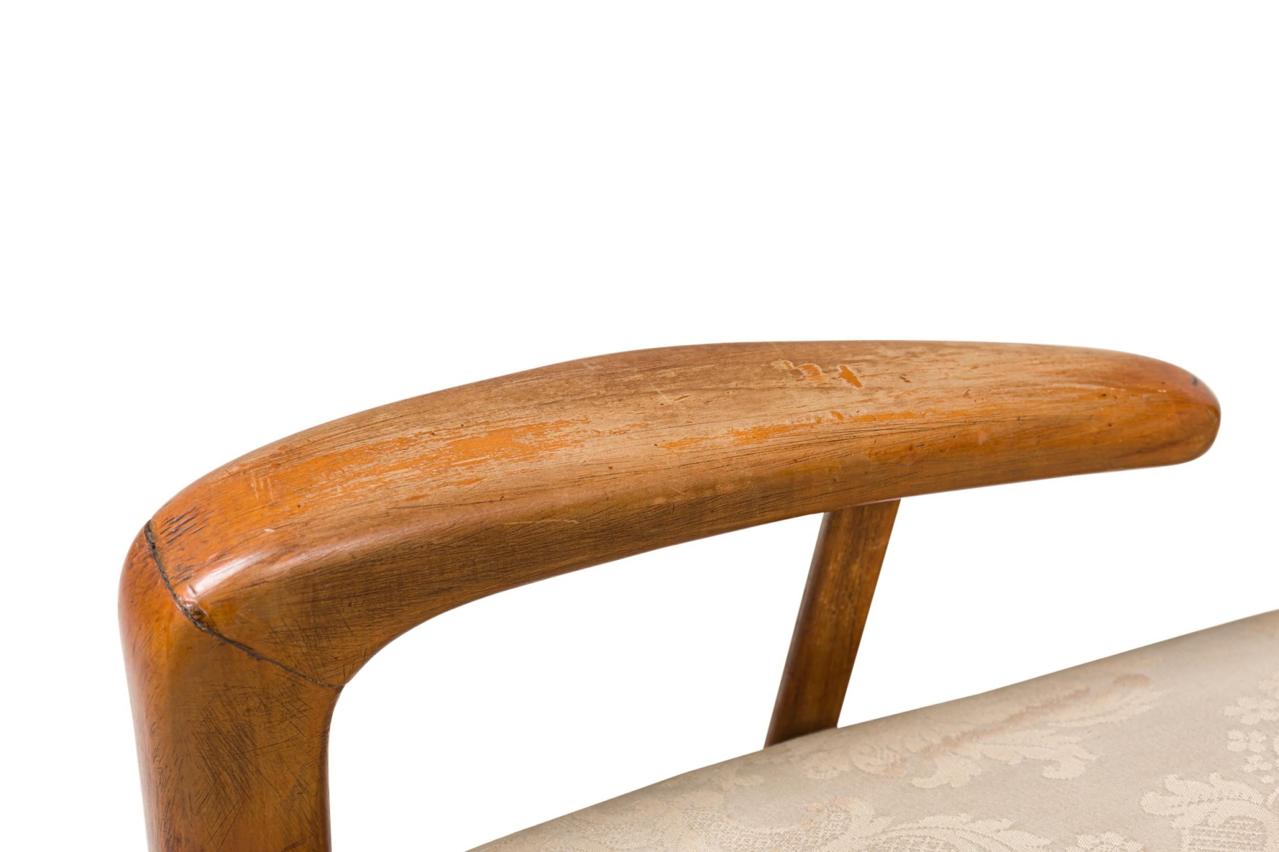 Gio Ponti Style Italian Mid-Century Walnut and Damask Curved Back Armchair im Angebot 2