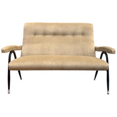 Settee italienne touffetée de style Gio Ponti en velours taupe