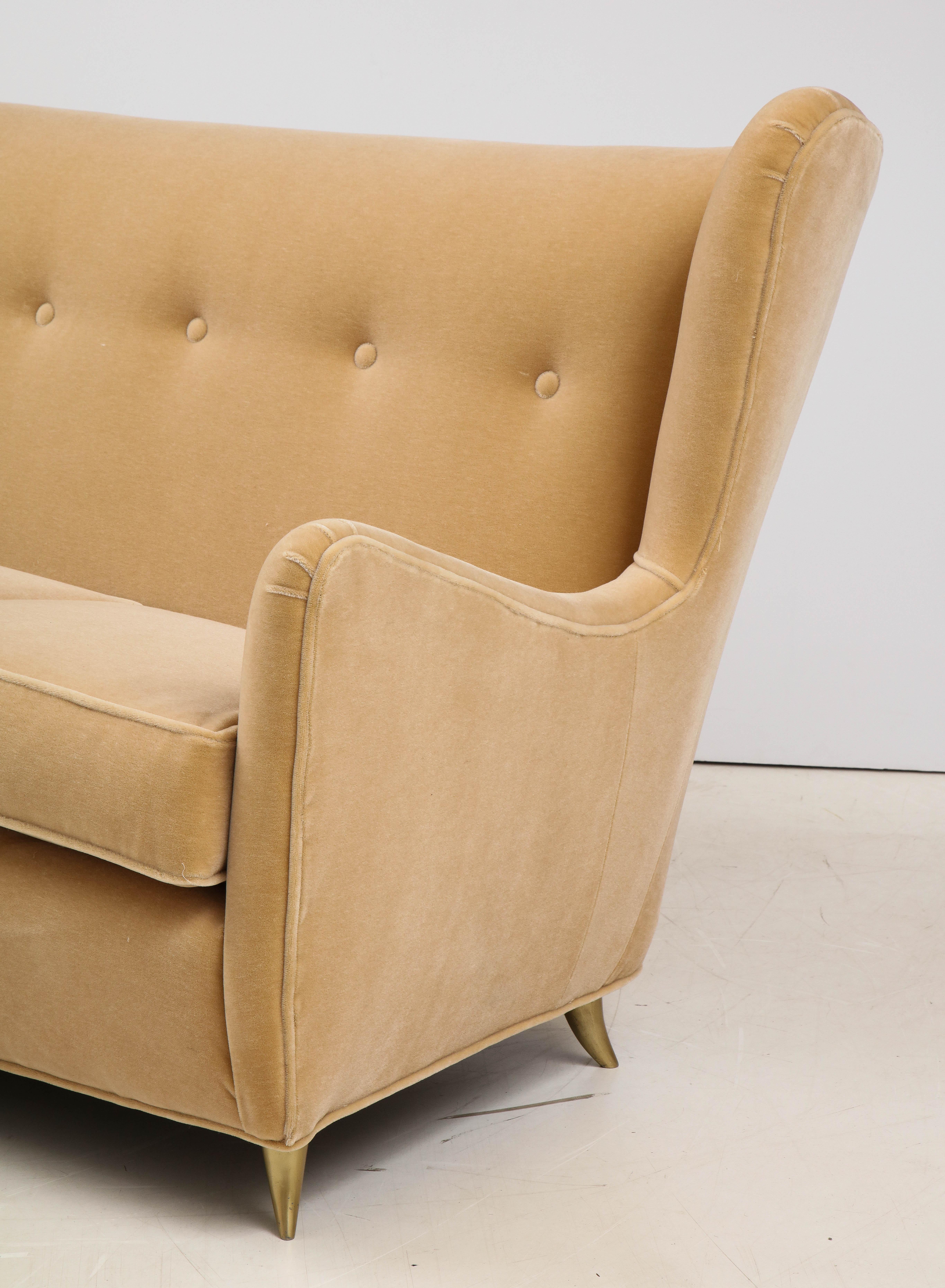 Gio Ponti Style Italian Wingback SofaIn Mohair Fabric In Good Condition For Sale In New York, NY