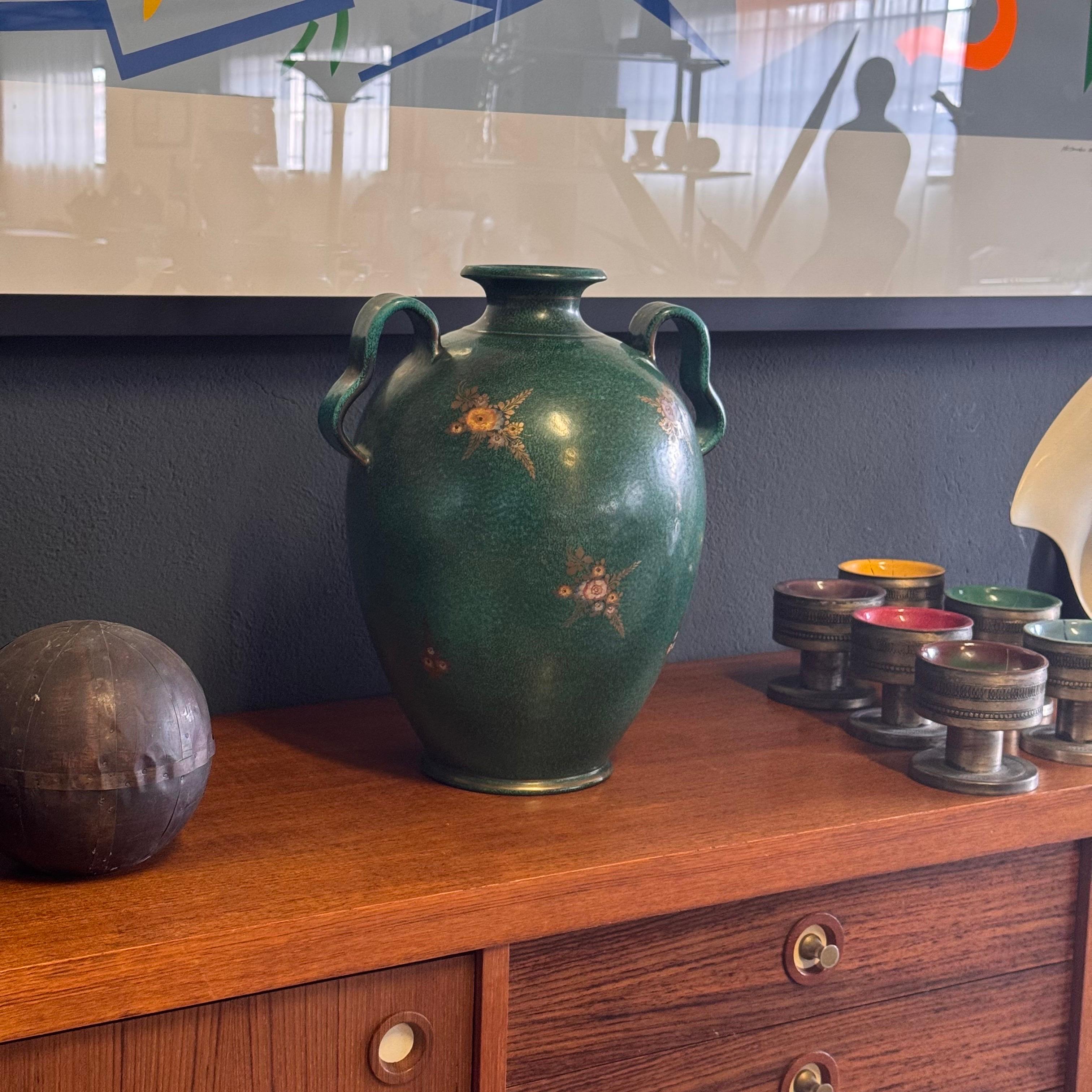Gran jarrón decorativo con motivos florales estilo Gio Ponti, Deruta, años 50, Italia Moderno de mediados de siglo en venta