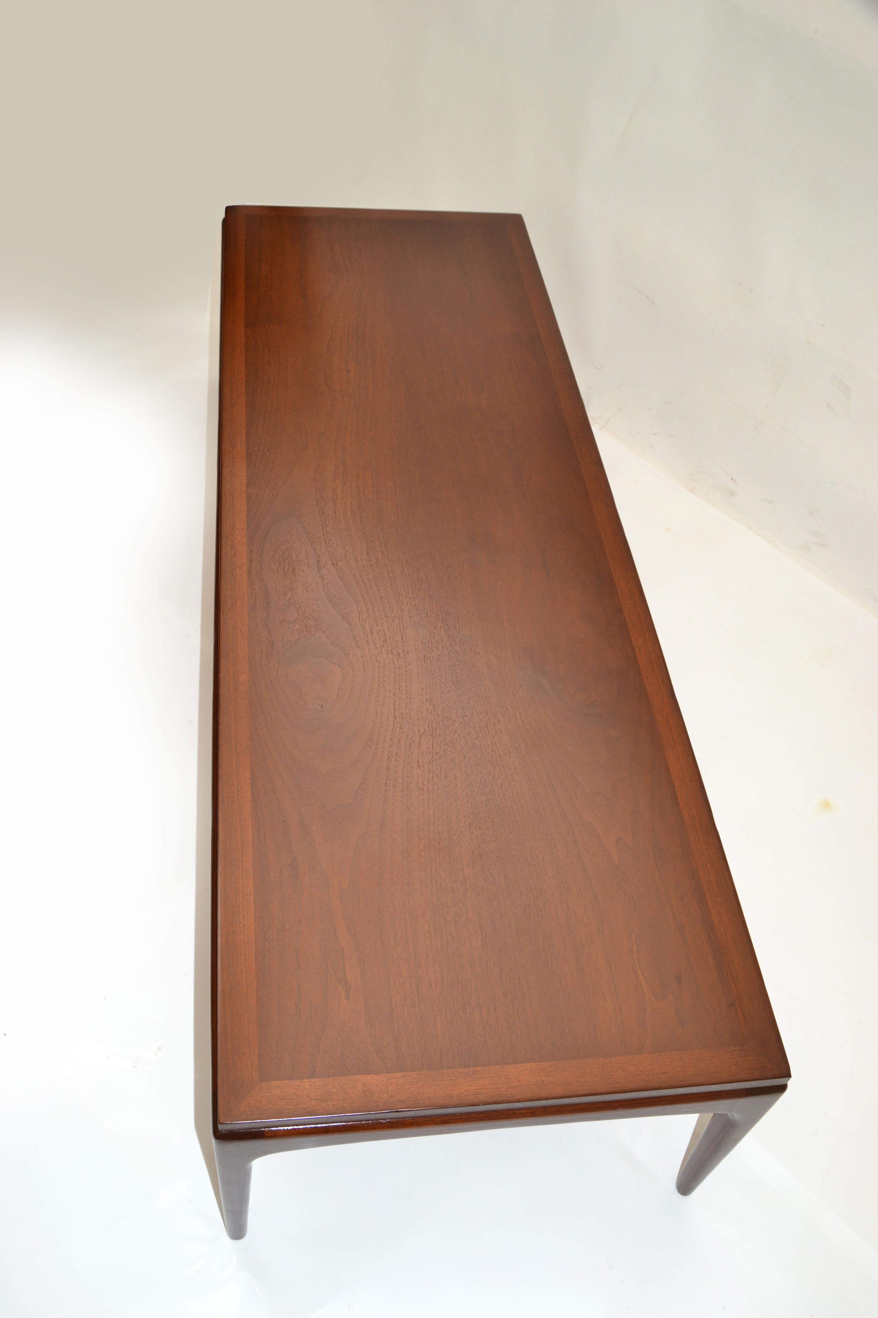20th Century Gio Ponti Style Low Coffee Table Tapered Legs Walnut Mid-Century Modern Italy 70 For Sale