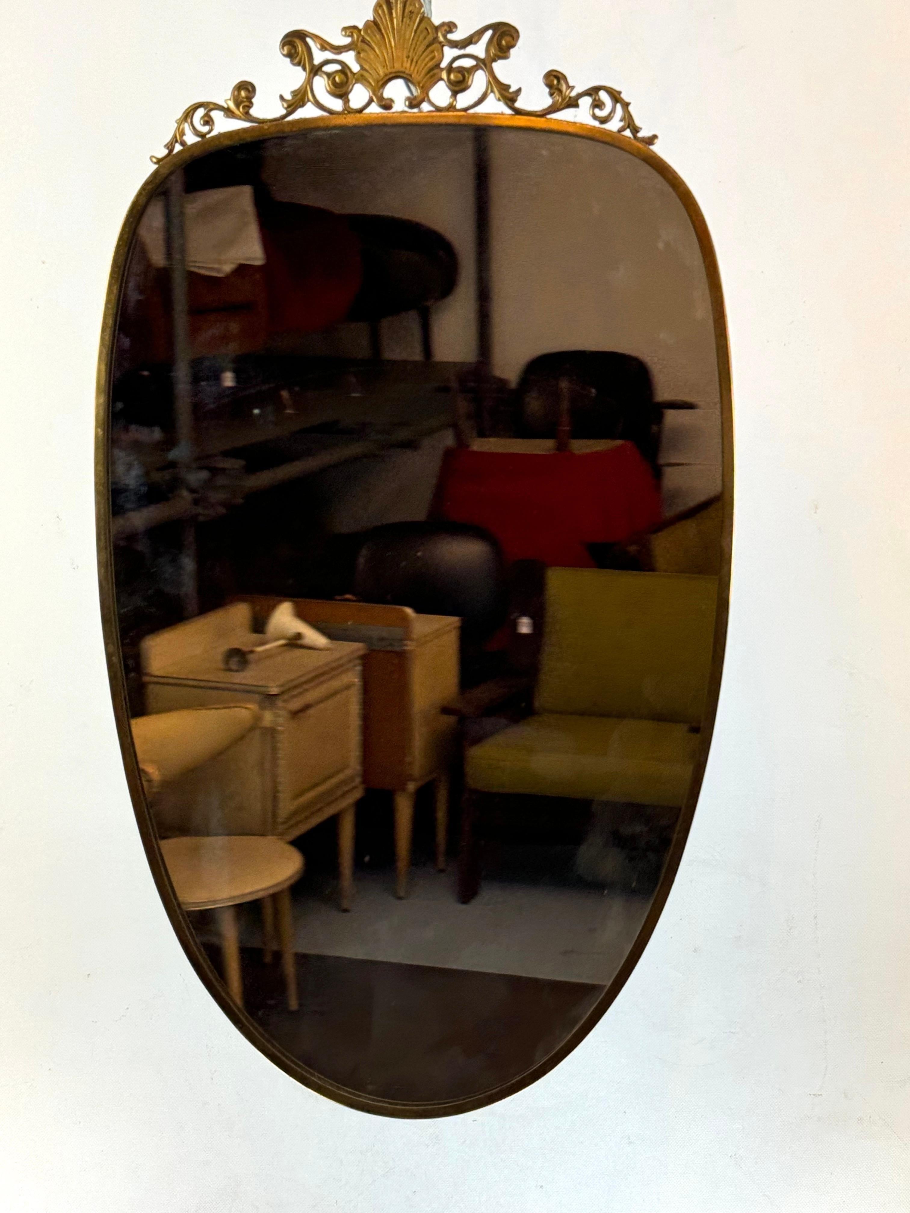 Miroir mi-siècle de style Gio Ponti en laiton. Italie années 1950 en vente 4