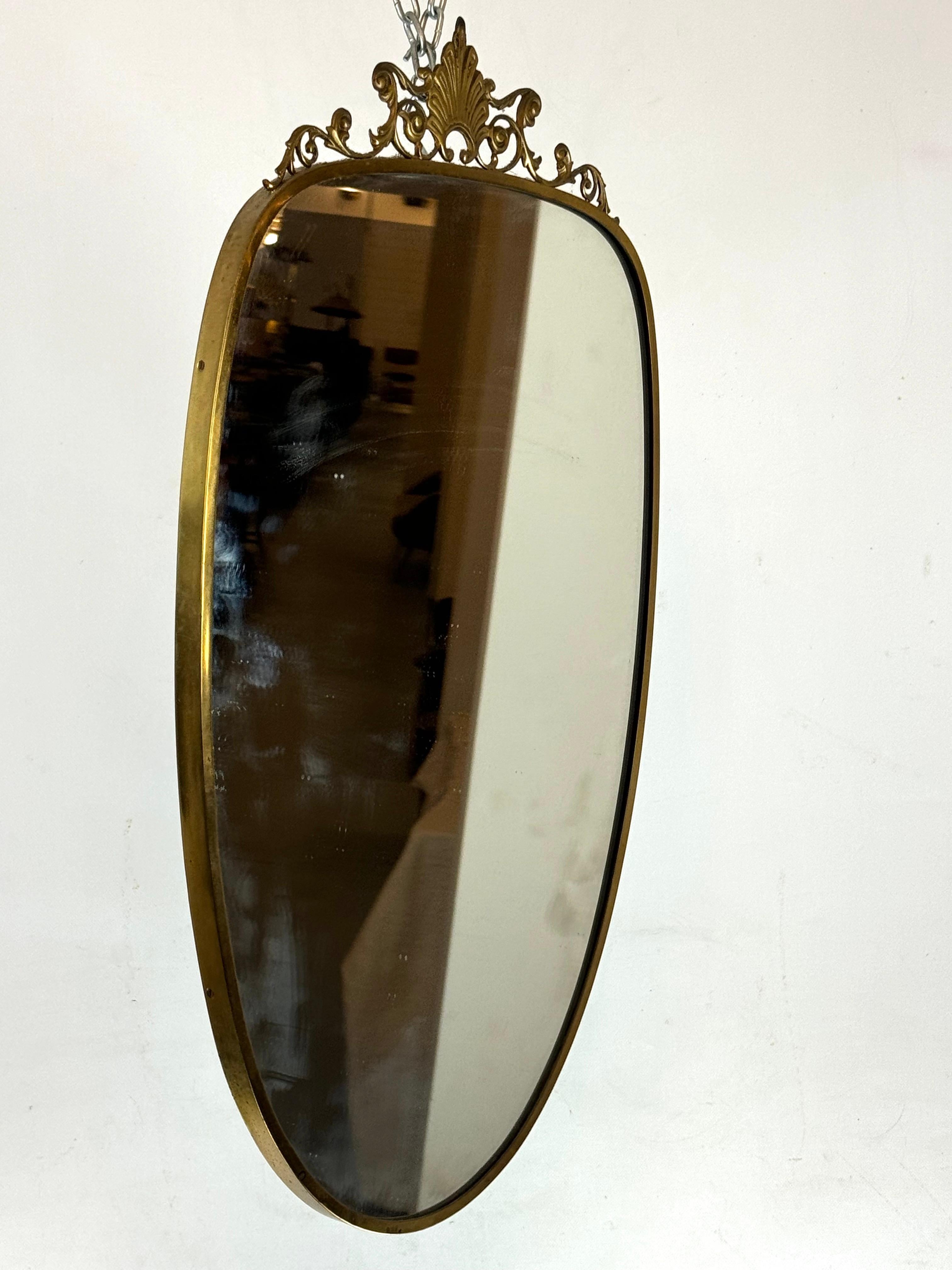 20ième siècle Miroir mi-siècle de style Gio Ponti en laiton. Italie années 1950 en vente
