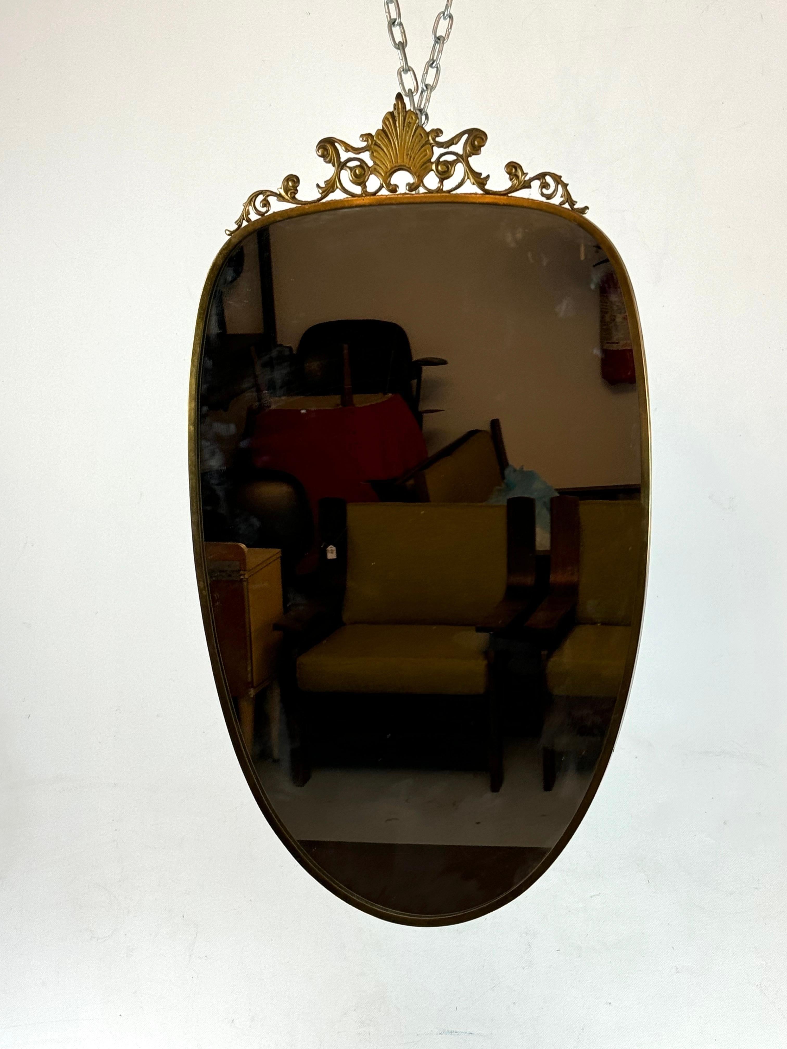 Laiton Miroir mi-siècle de style Gio Ponti en laiton. Italie années 1950 en vente