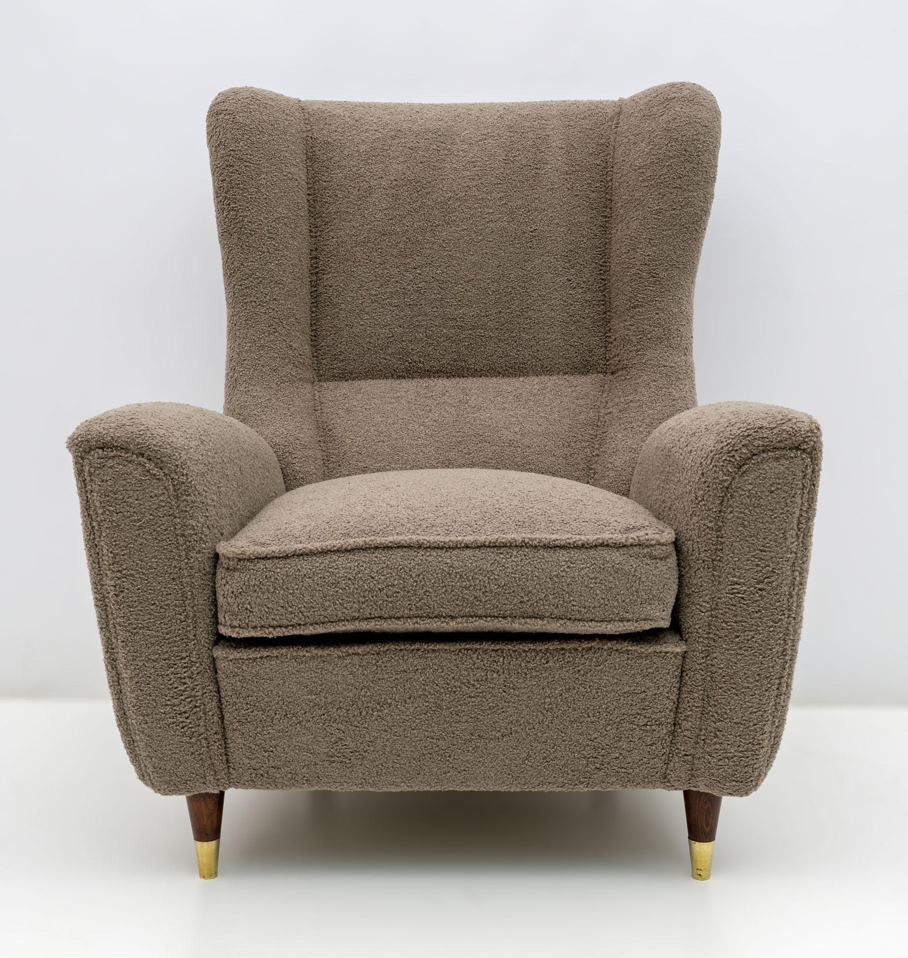 Gio Ponti Style Mid-Century Modern Bouclè High Back Armchair by Isa Bergamo, 50 For Sale 2