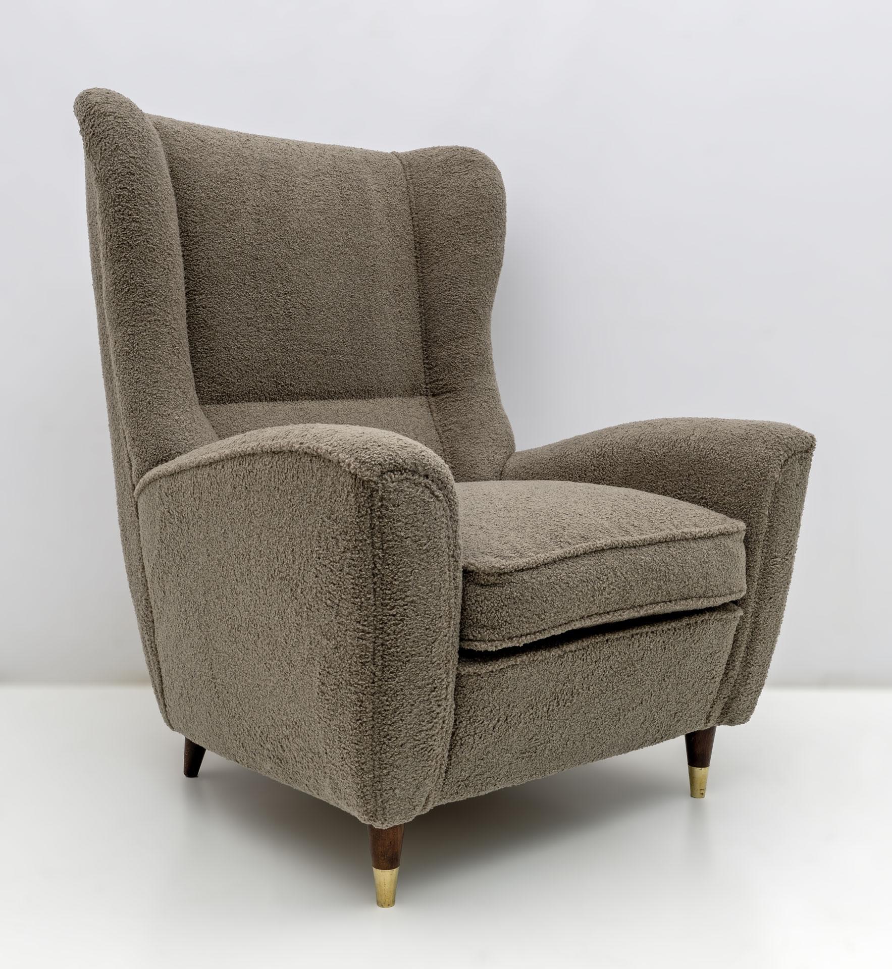 Gio Ponti Style Mid-Century Modern Bouclè High Back Armchair by Isa Bergamo, 50 For Sale 3