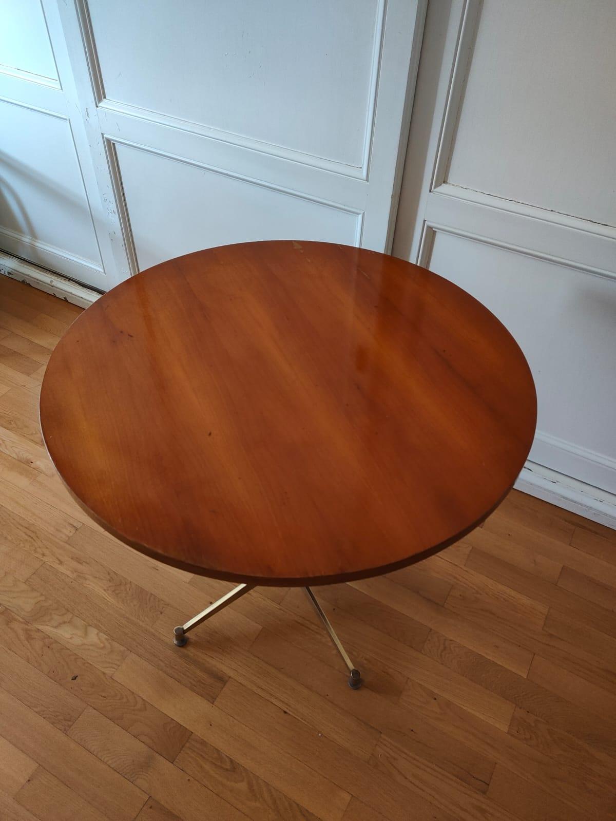 Italian Gio Ponti Style Round Table 1955s Legs in Brass and Painted Metal For Sale