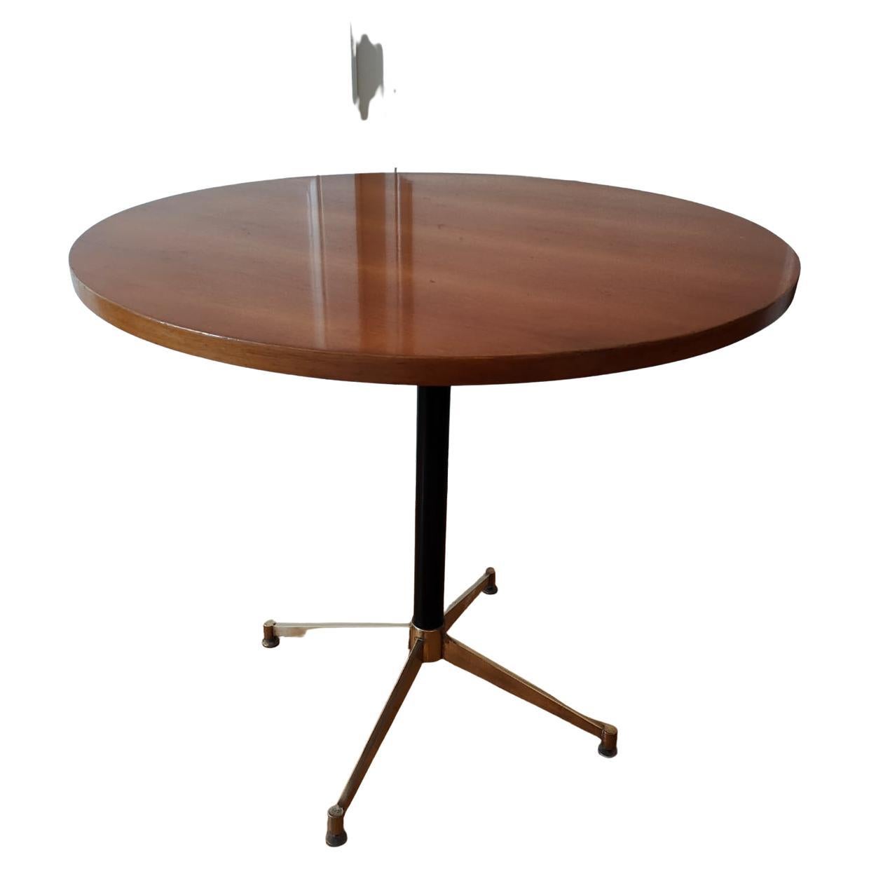 Gio Ponti Style Round Table 1955s Legs in Brass and Painted Metal For Sale