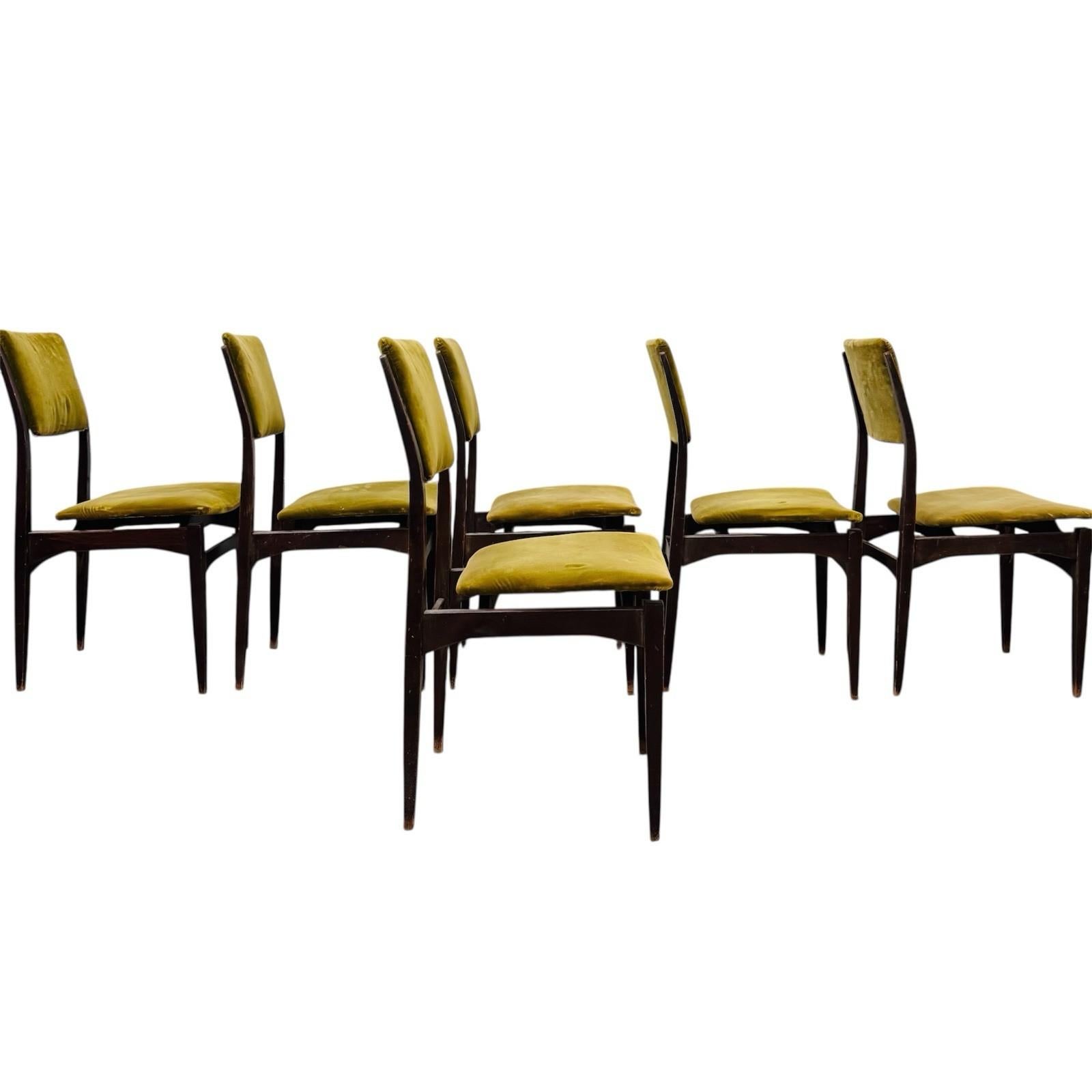 Set di 6 Sedie da Pranzo Anni ’60 in Stile Gio Ponti – Design Modernariato Italiano


Raffinato set di sei sedie da pranzo risalente agli anni ’60, realizzate con una struttura in legno e rivestimento in velluto verde oliva, iconico e sofisticato.