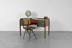 Gio Ponti Style Teak Writing Desk for Dassi, Mid-Century, Italy, 1950s