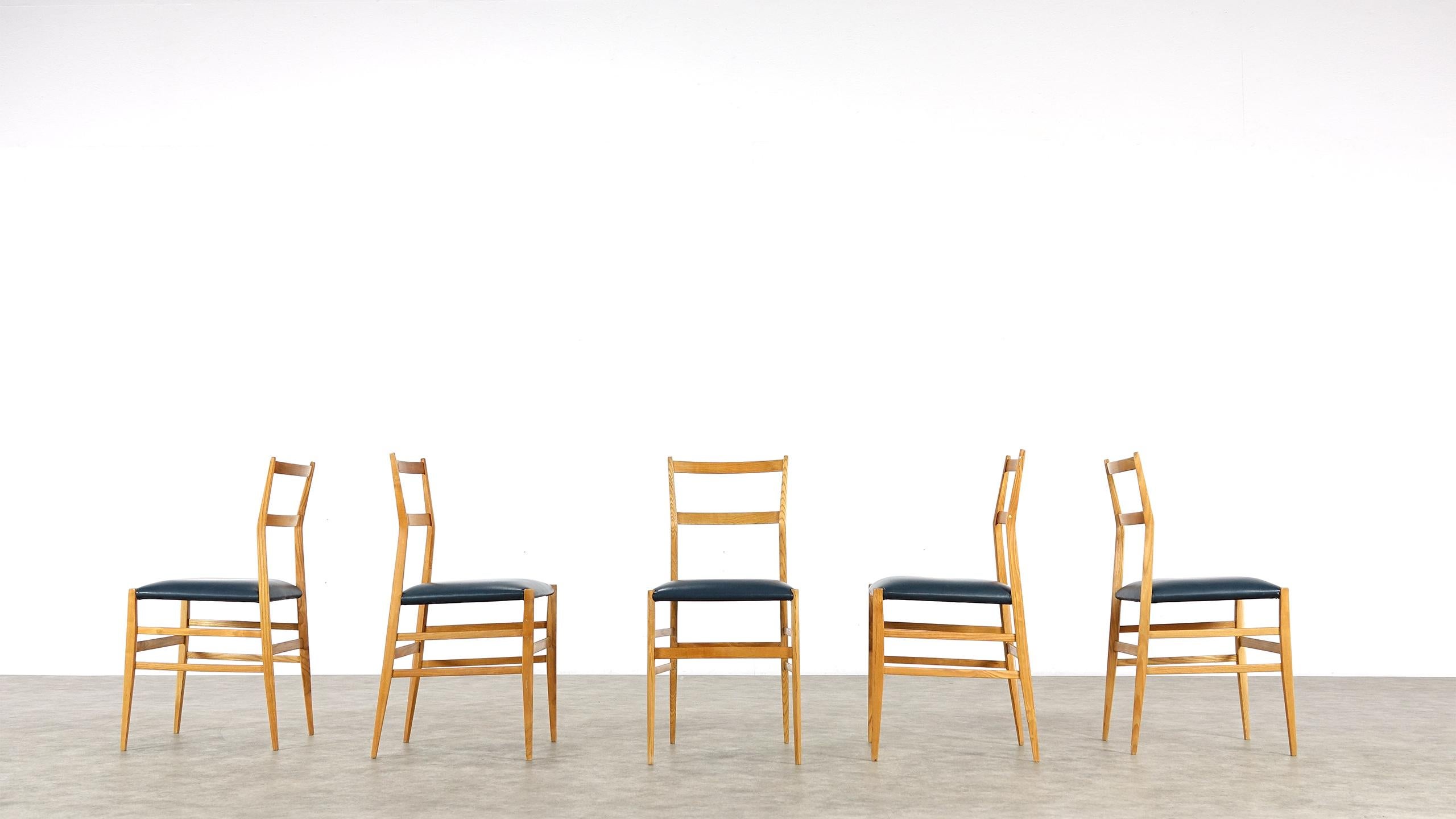Gio Ponti Superleggera Set of Five Leather Dining Chairs Cassina, Italy, 1958 4