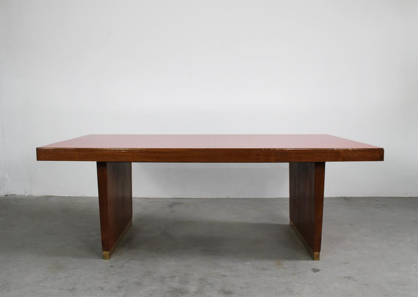 Other Gio Ponti Table in Oak Brass and Red Laminate Italian Manifacture 1950s For Sale