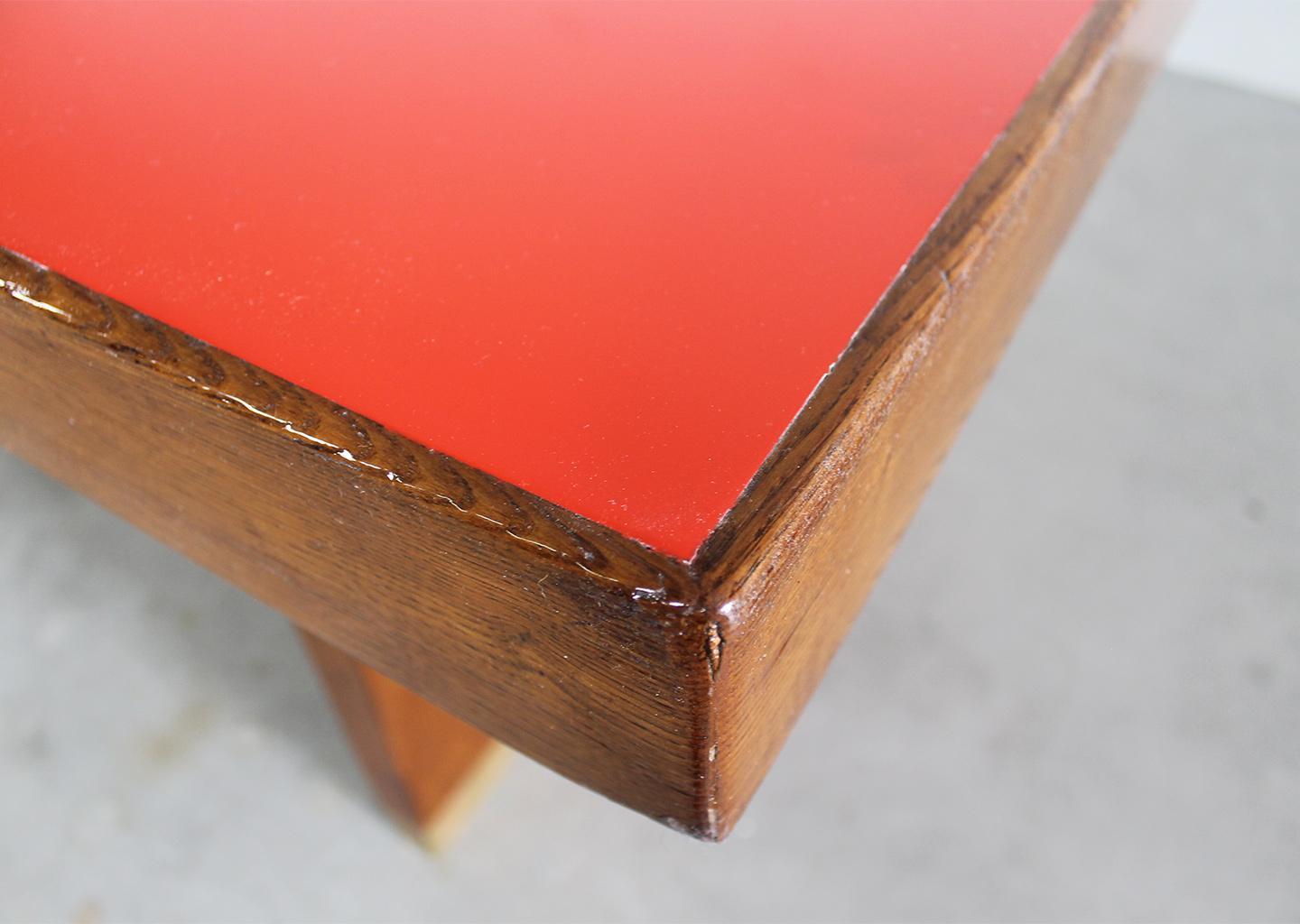 Gio Ponti Table in Oak Brass and Red Laminate Italian Manifacture 1950s For Sale 3