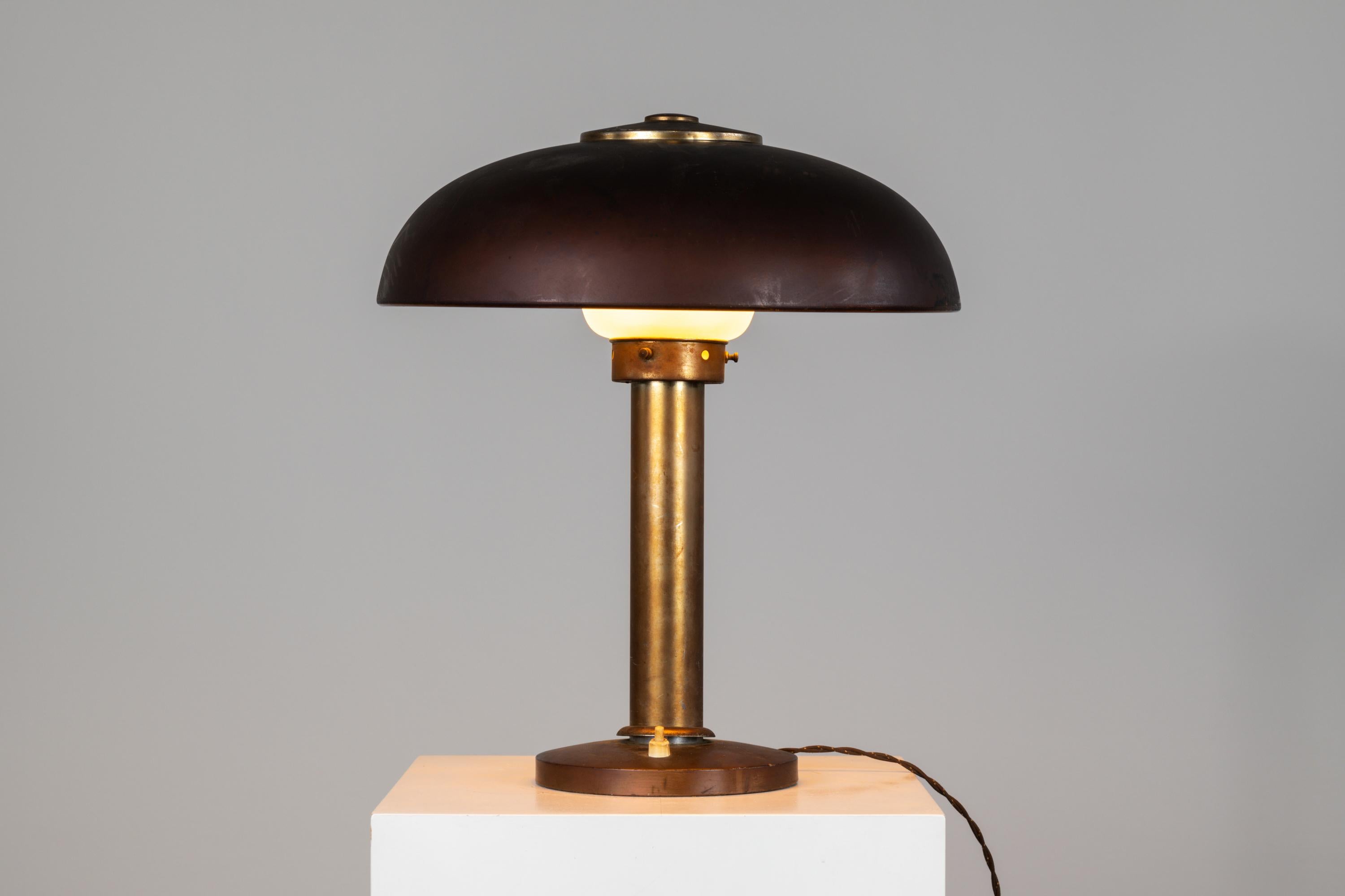 Exquisite table lamp in aluminium designed by Gio Ponti for Pollice in 1940s.
Available with expertise released by Gio Ponti Archives.
 
