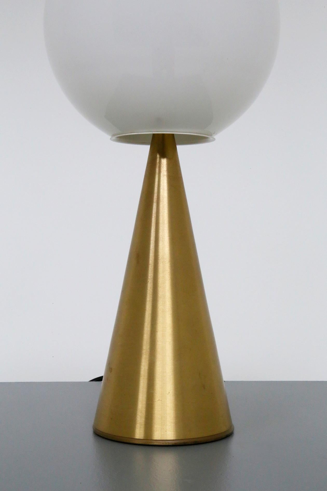 italien Lampe de table Gio Ponti modèle Bilia pour Fontana Arte en laiton et verre, 1960