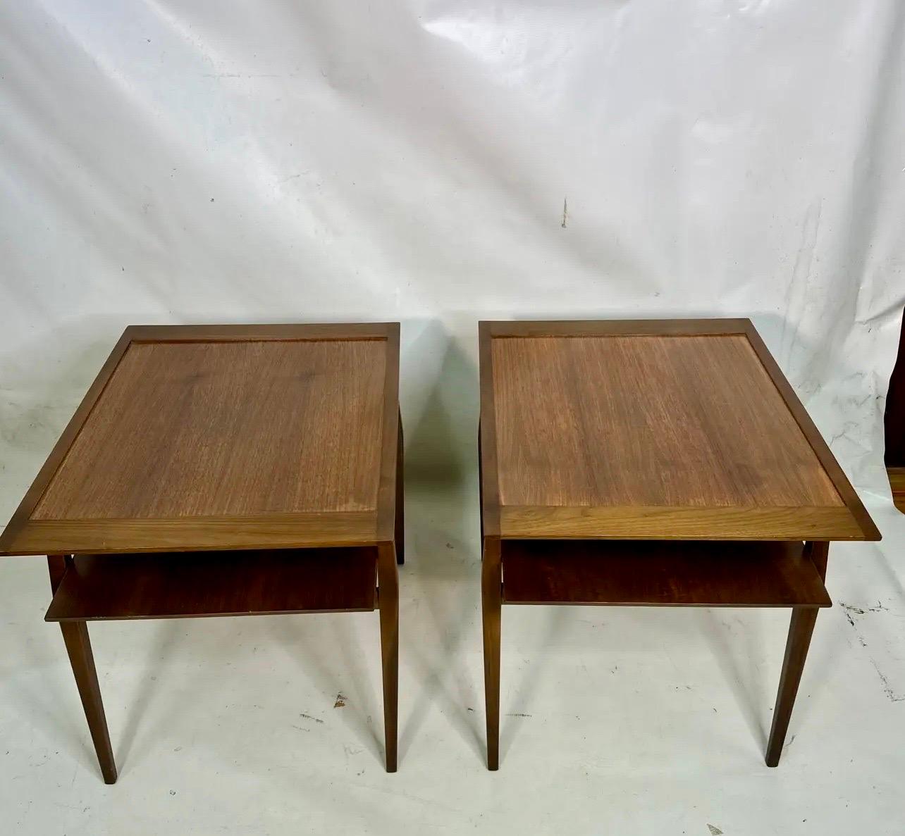 Pareja de mesas auxiliares escalonadas de nogal Gio Ponti para M. Singer & Sons en venta 2