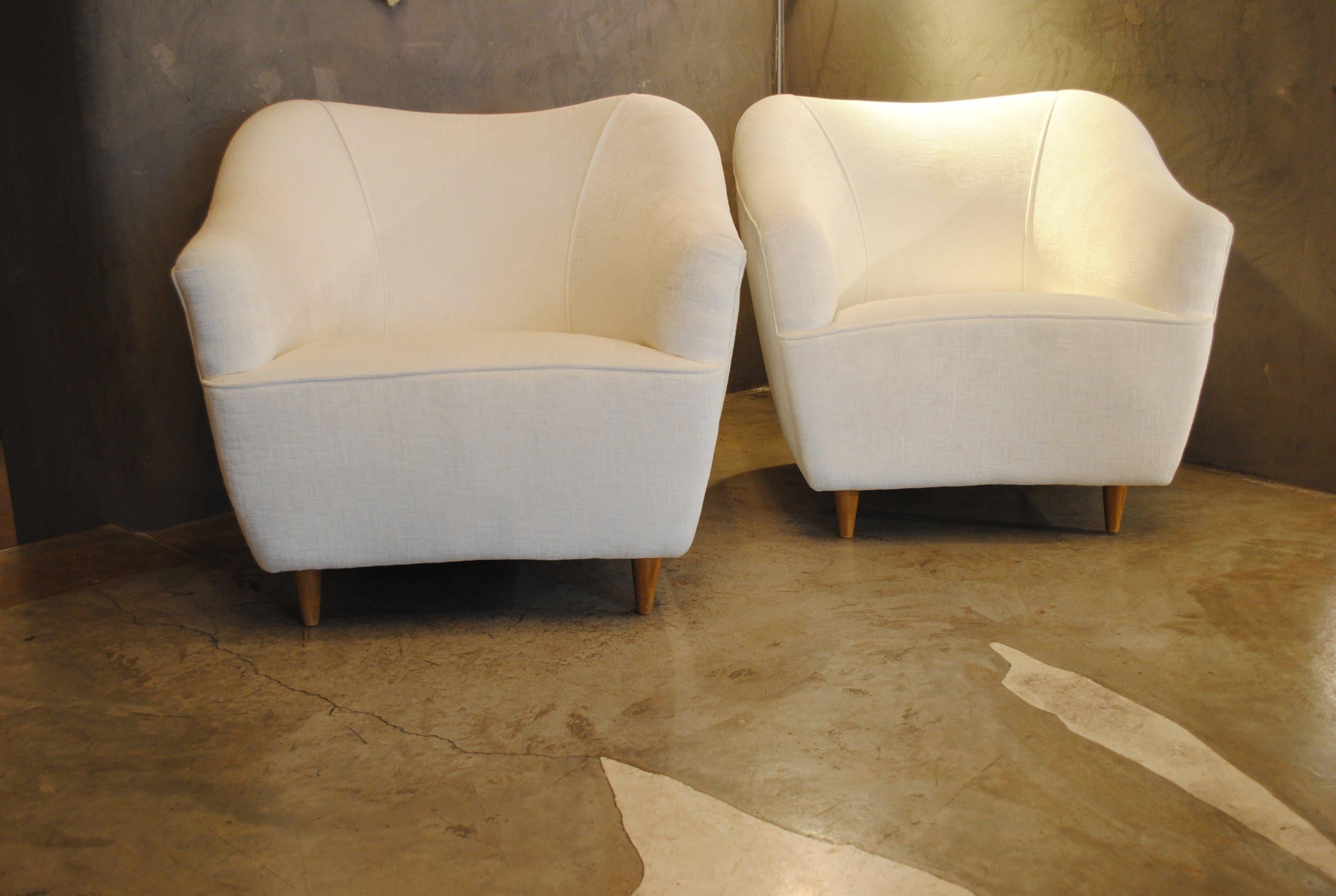 Italian Gio Ponti Two Club Chairs for Casa E Giardino in Excellent Condition