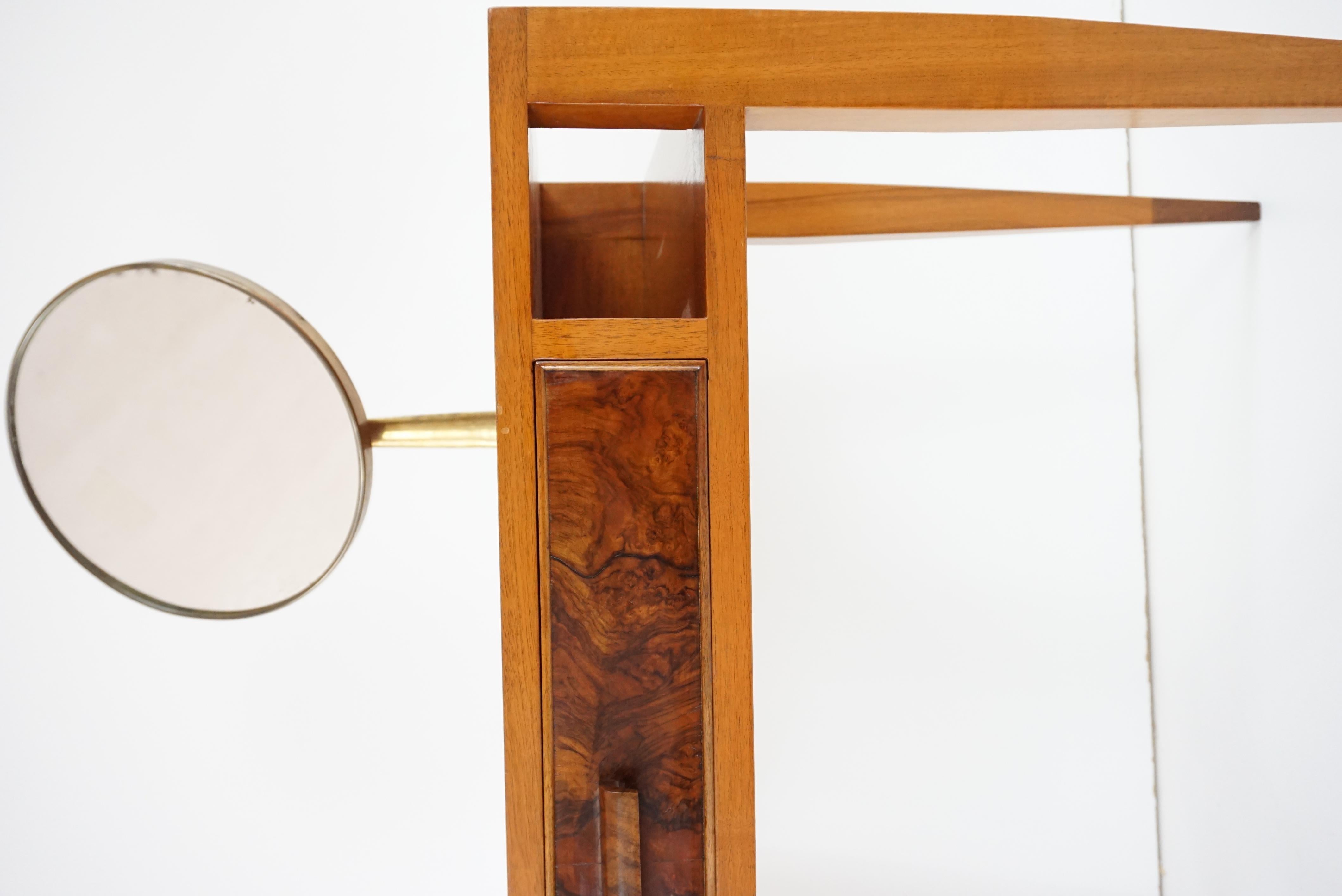 Gio Ponti vanity desk console table with a adjustable Fontana arte mirror, 1950 For Sale 9