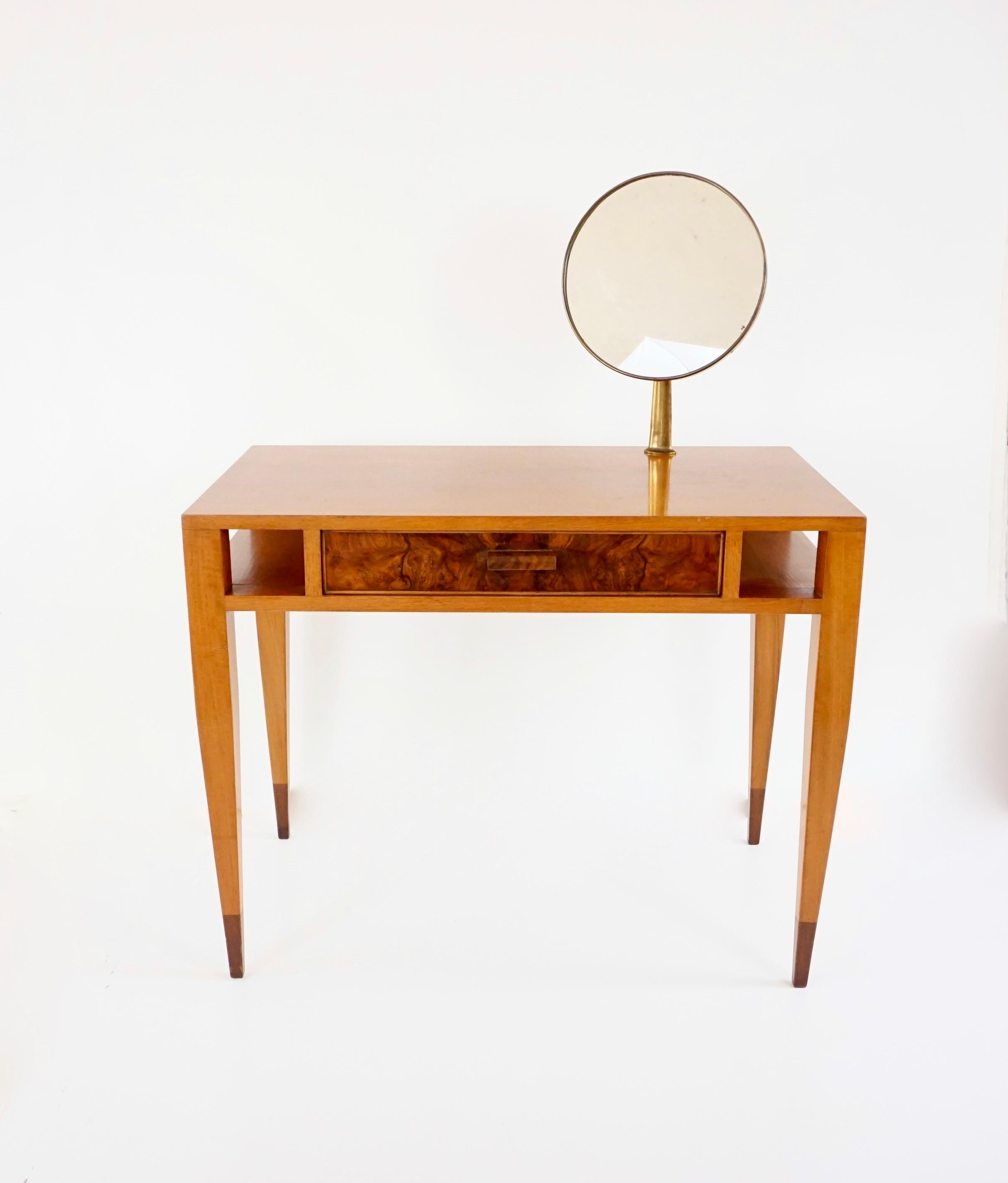 Italian Gio Ponti vanity desk console table with a adjustable Fontana arte mirror, 1950 For Sale