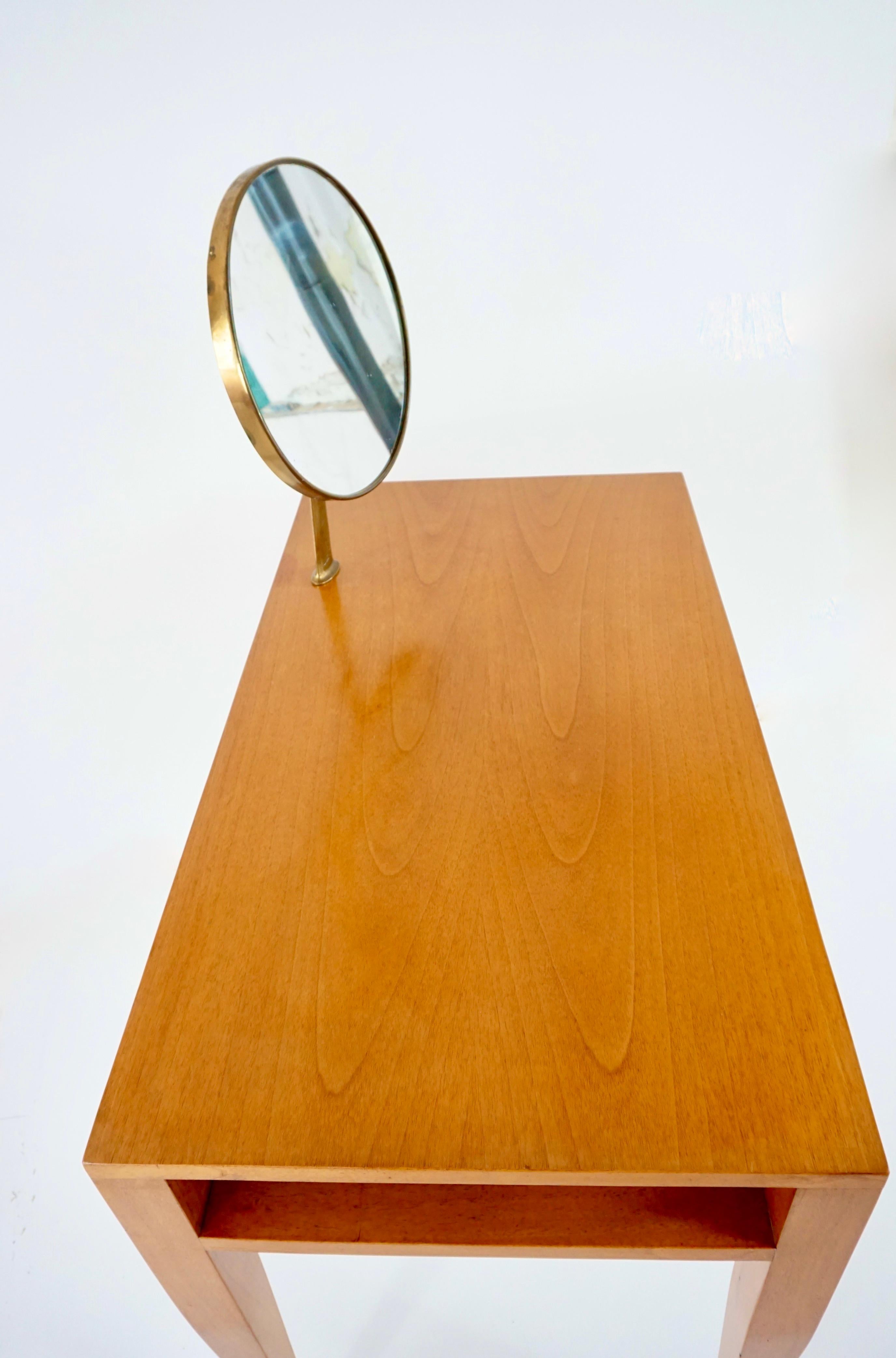 Brass Gio Ponti vanity desk console table with a adjustable Fontana arte mirror, 1950 For Sale