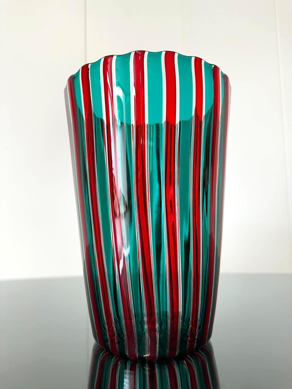 Glass Gio Ponti, Vaso verde e rosso 