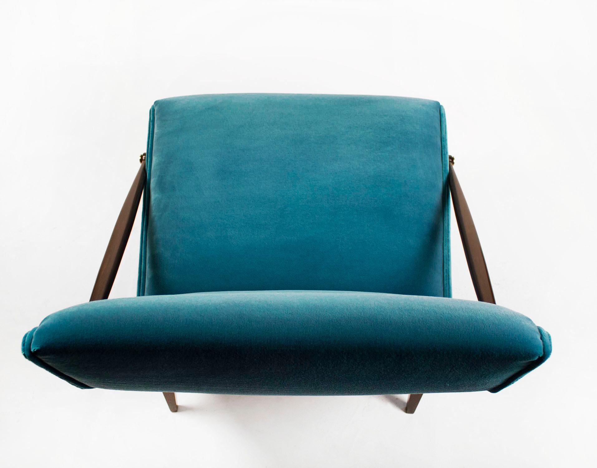 20th Century Gio Ponti Velvet Lounge Chairs in Walnut & Brass for M. Singer and Sons, 1950s For Sale