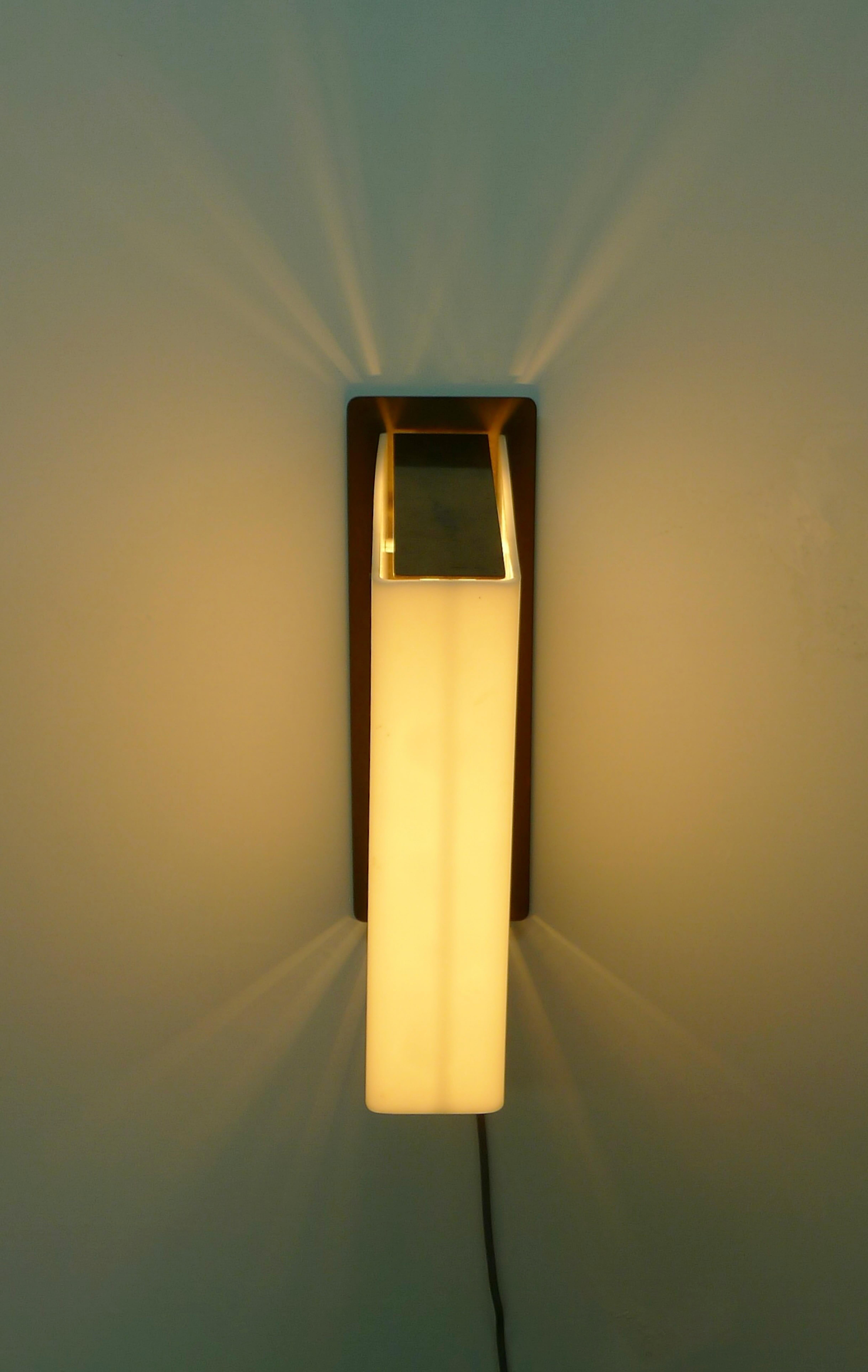 Gio Ponti, Wall Light, from the Villa Goldschmidt, Buenos Aires, circa 1957 In Good Condition For Sale In Wargrave, Berkshire