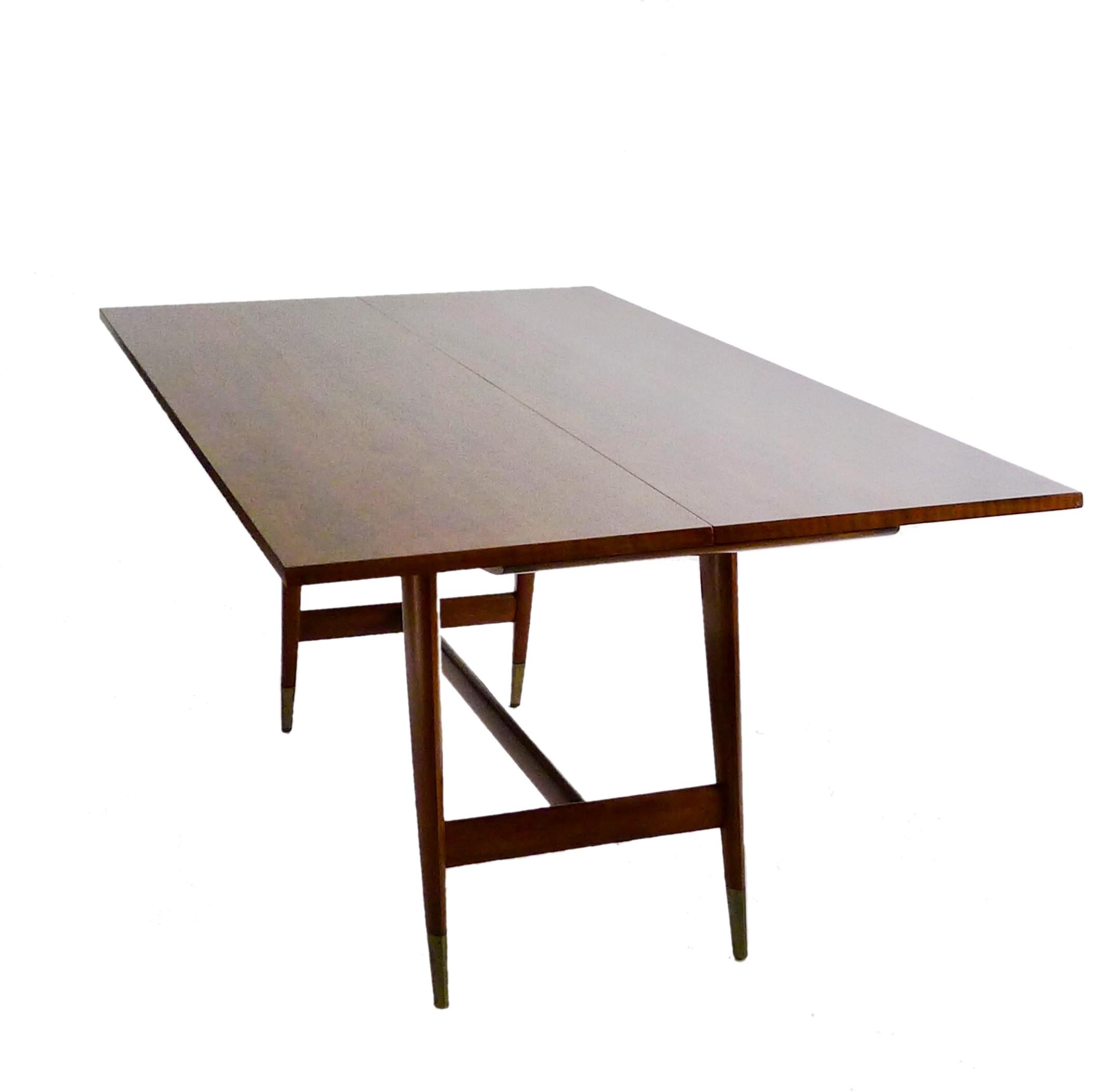 Gio Ponti, Consola/Mesa de comedor abatible de nogal, modelo 2134, Singer &Sons, años 50 en venta 4